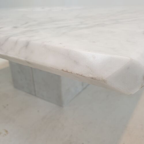 Table basse italienne en marbre de Carrare, années 1990