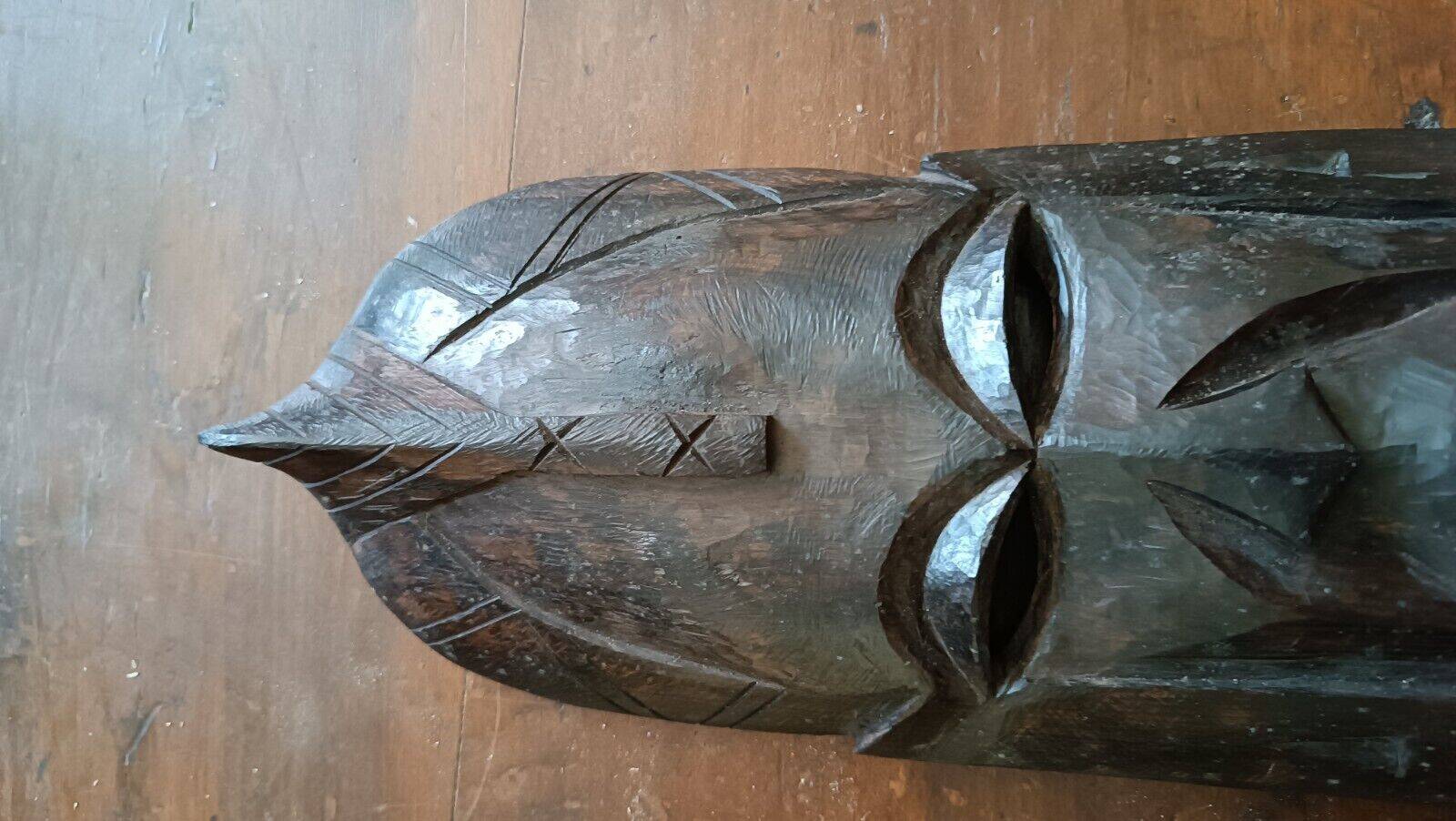 Maschera africana vintage in wood