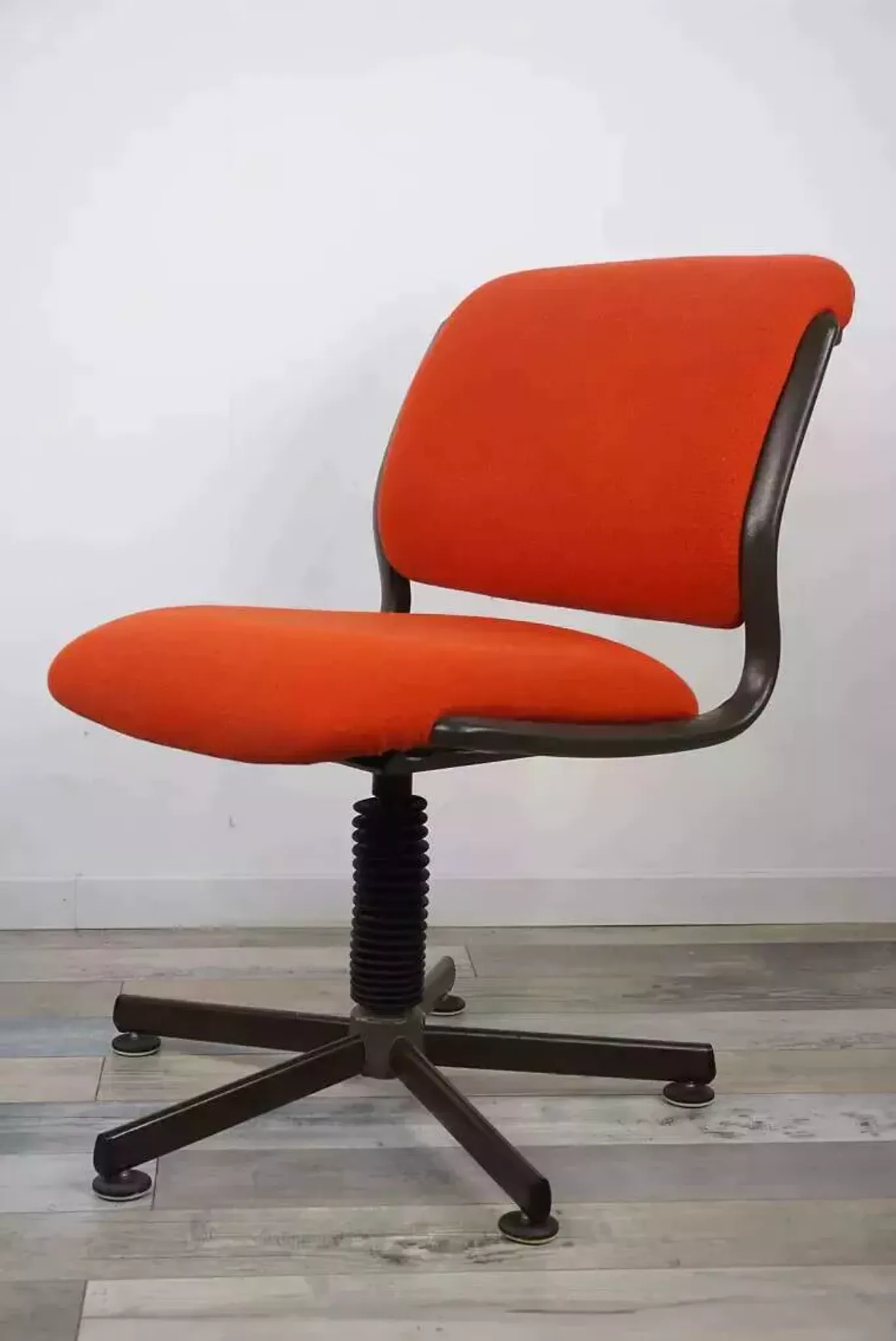 Fauteuil de bureau pivotant années 70/80 par Roneo