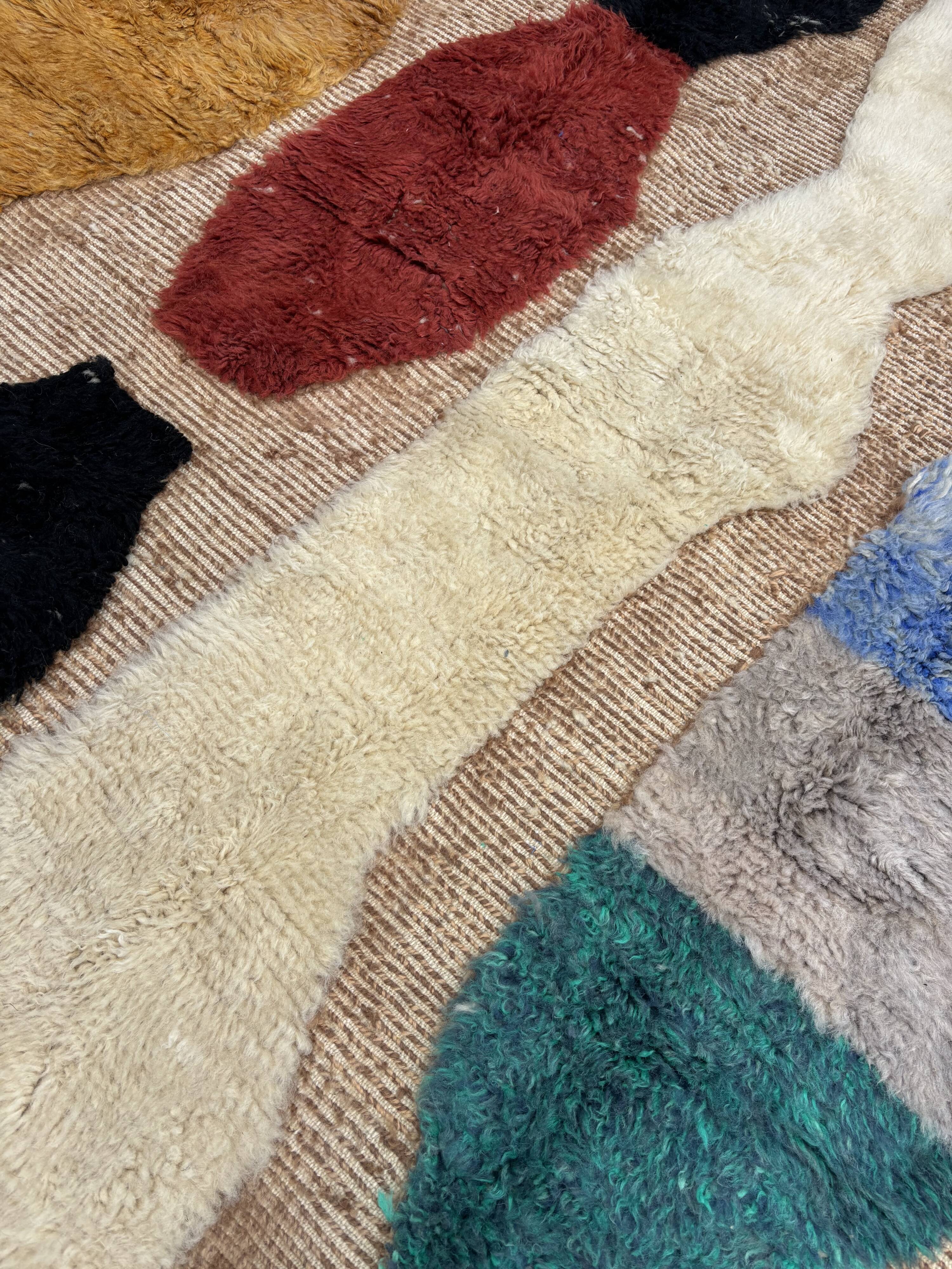 Grand tapis berbère Mrirt fait main — laine — 225 × 300 cm