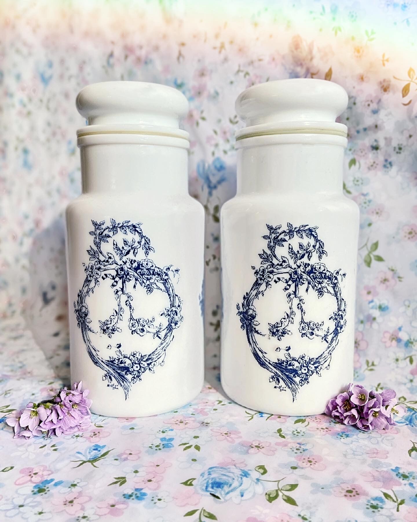 Lot of apothecary jars