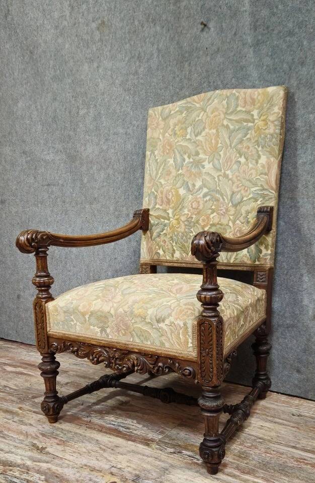 Antique walnut armchair – Renaissance / Henry II style – H 111 cm