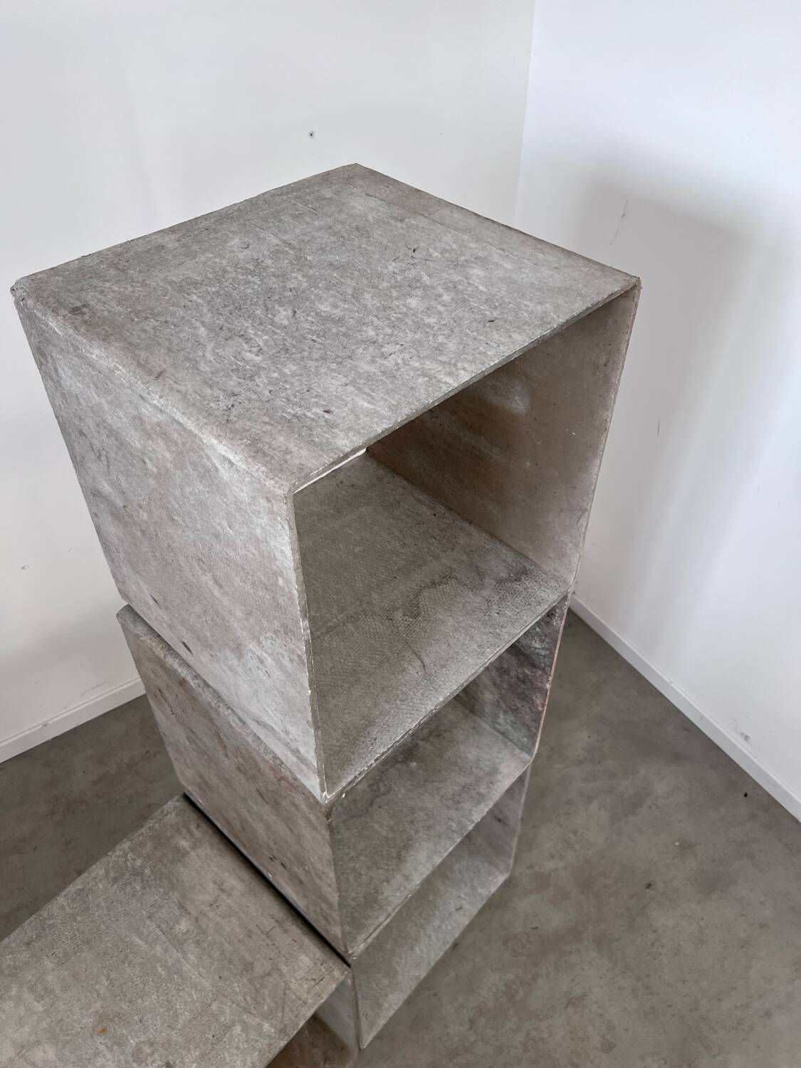 Set of 4 modular concrete shelves design G. Ifertvintage 60s