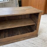 Central island trading counter in walnut