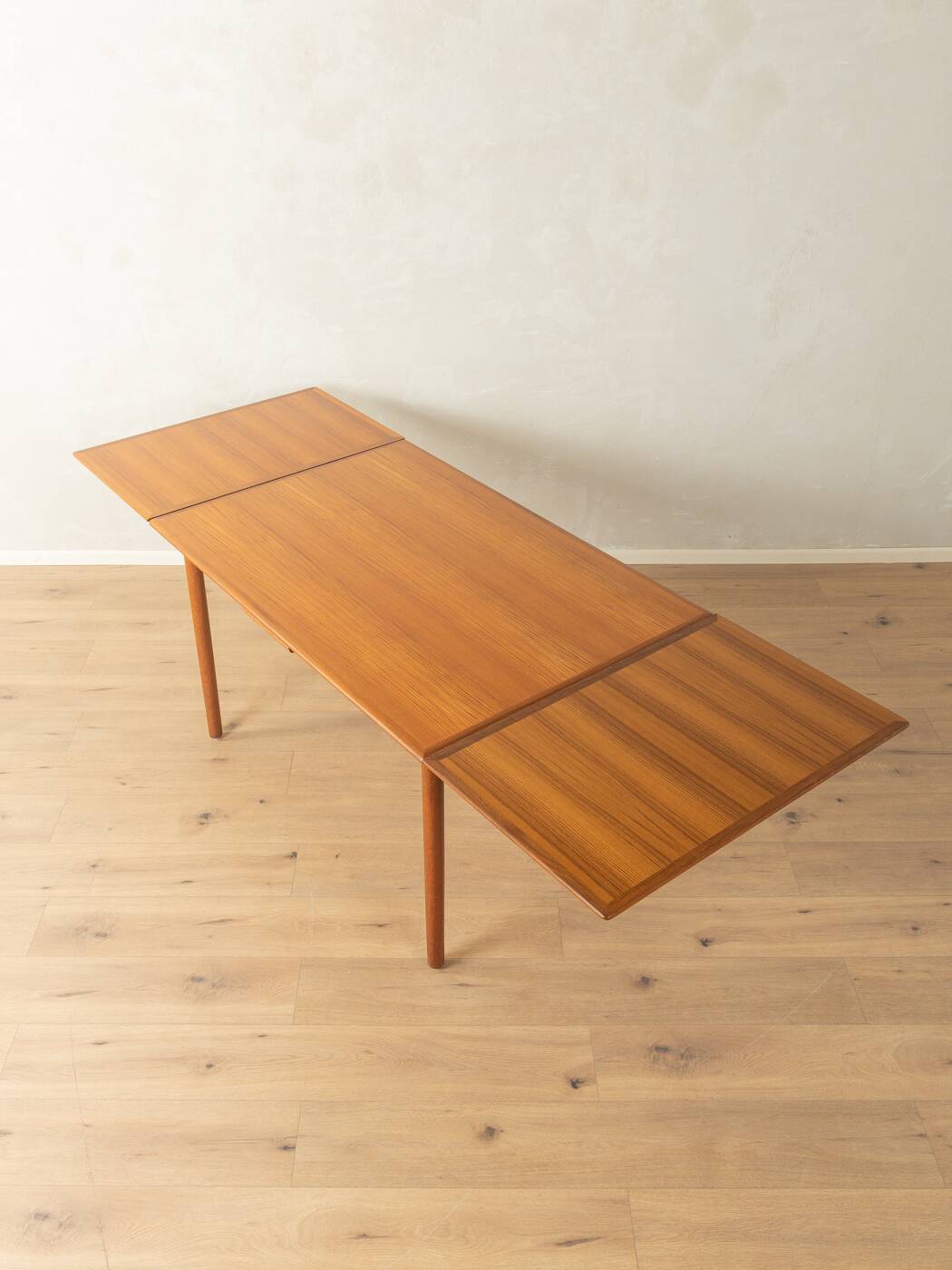Extendable dining table from the 1960s by Poul Hundevad