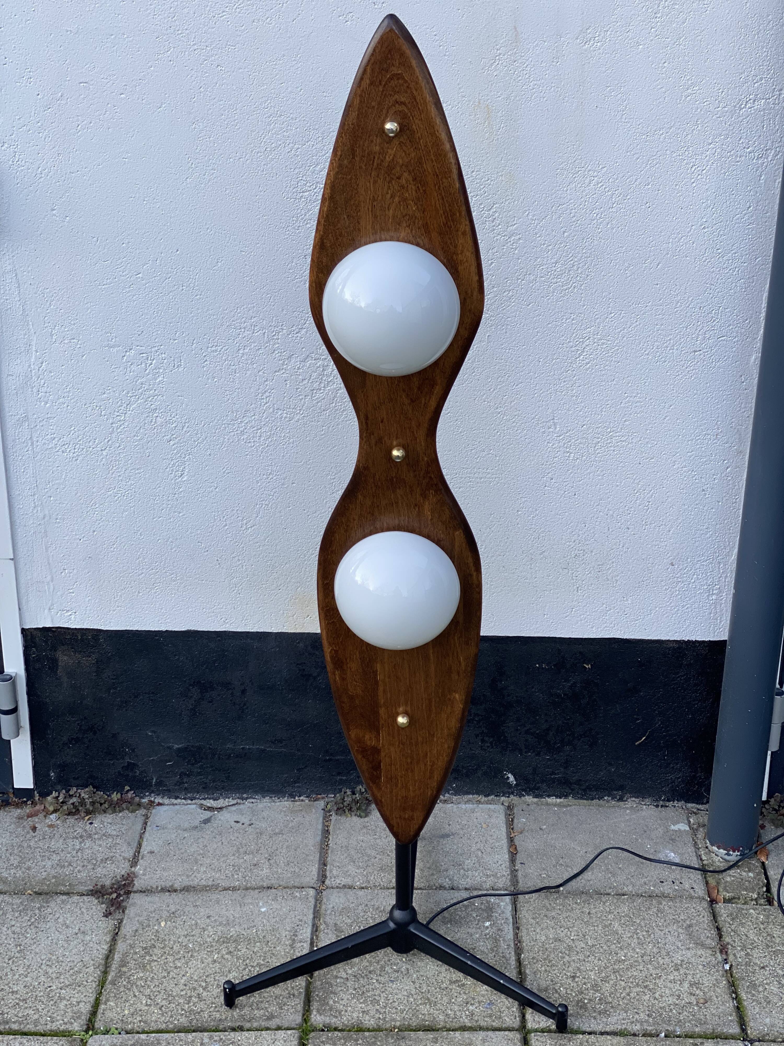 Vintage italian double lamp on a organic oak wood base