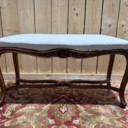 Banquette de piano Style Régence-Louis XV – Noyer massif sculpté