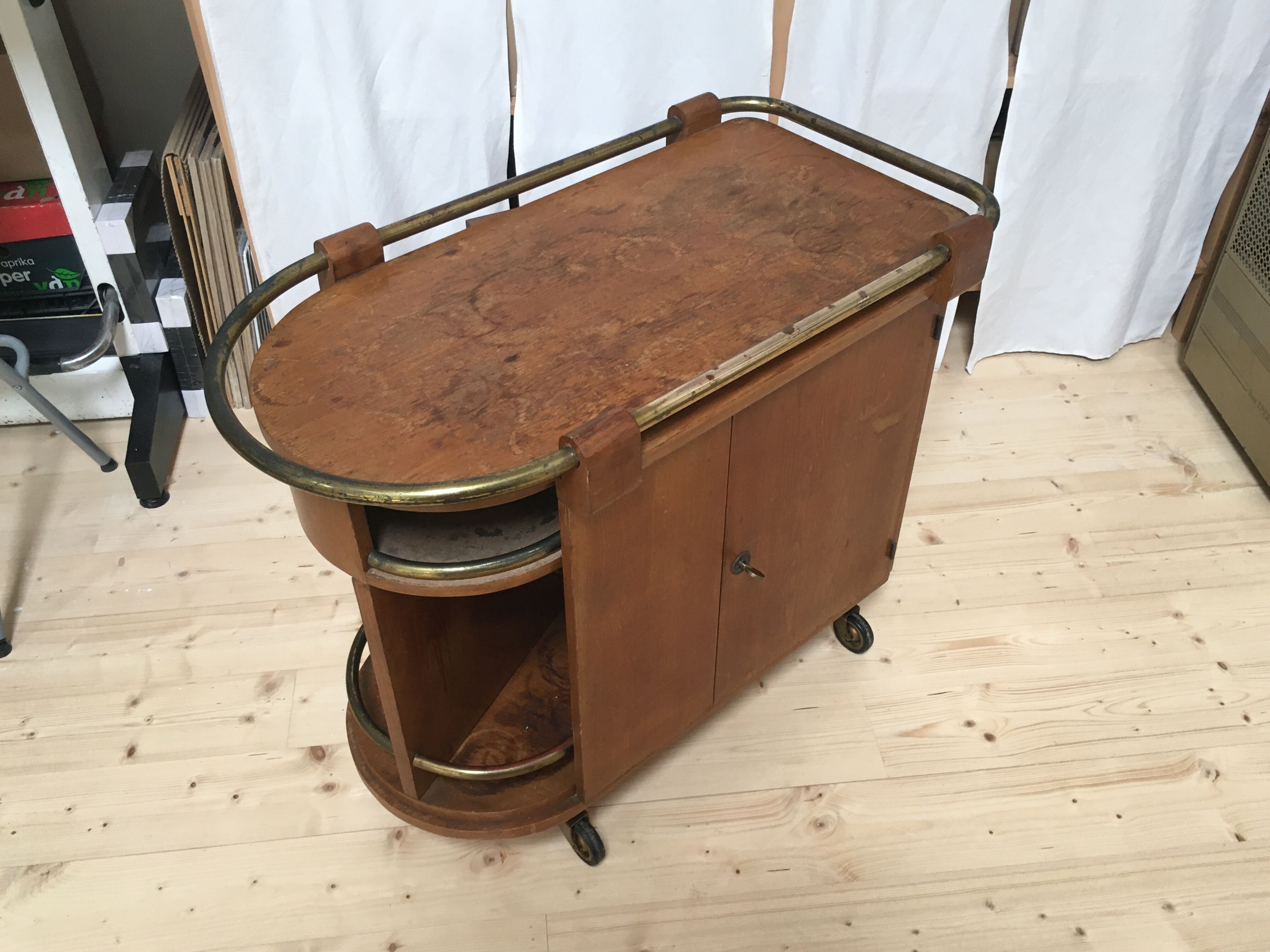 Furniture bar a roulette art deco