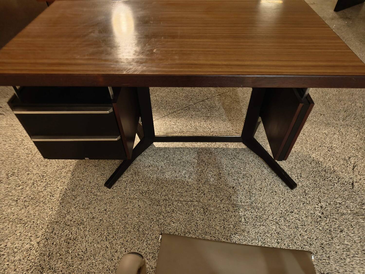 desk "Sistema" designed by Daciano da Costa