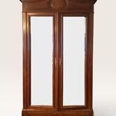 Armoire de style Louis XV à deux portes à miroirs biseautés