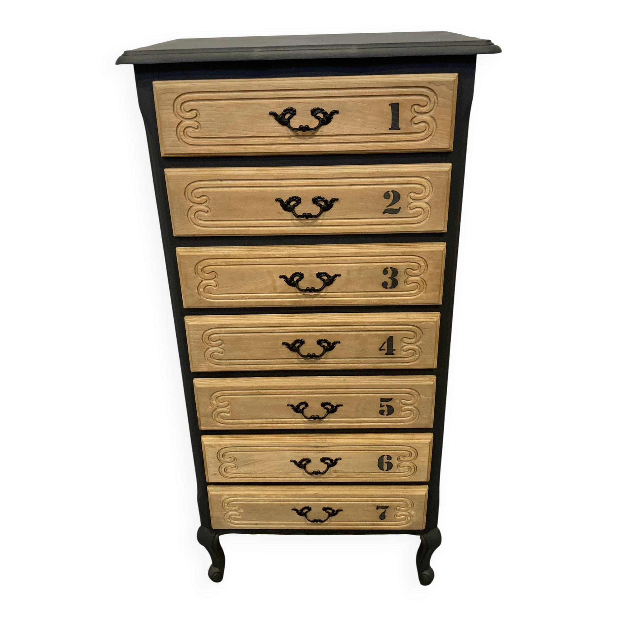 Refurbished wooden chest of drawers