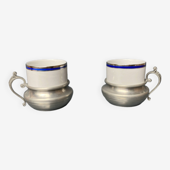 Porte-tasses en étain et ses tasses en porcelaine