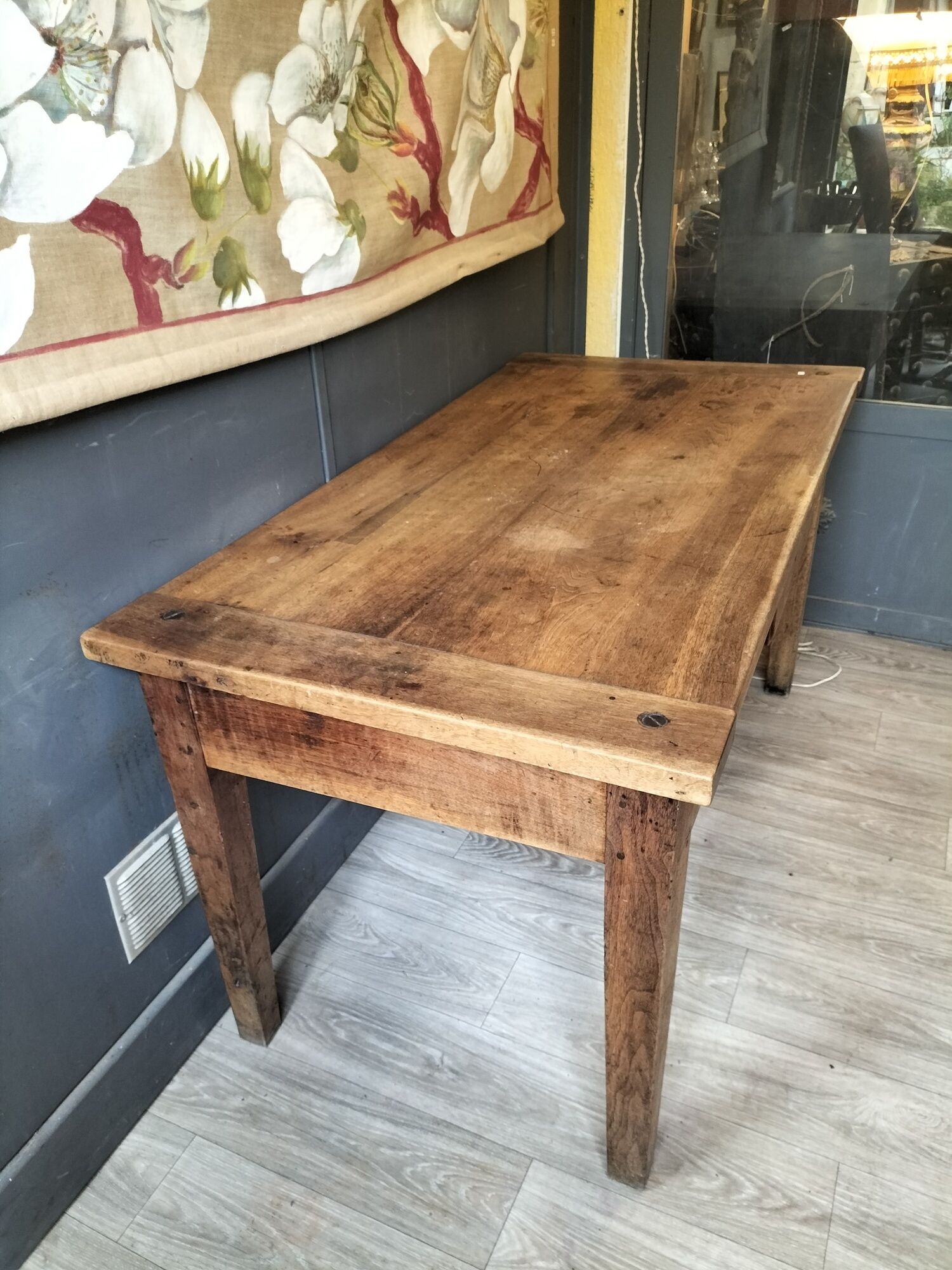 Very nice walnut farmhouse table in very good condition late 19th