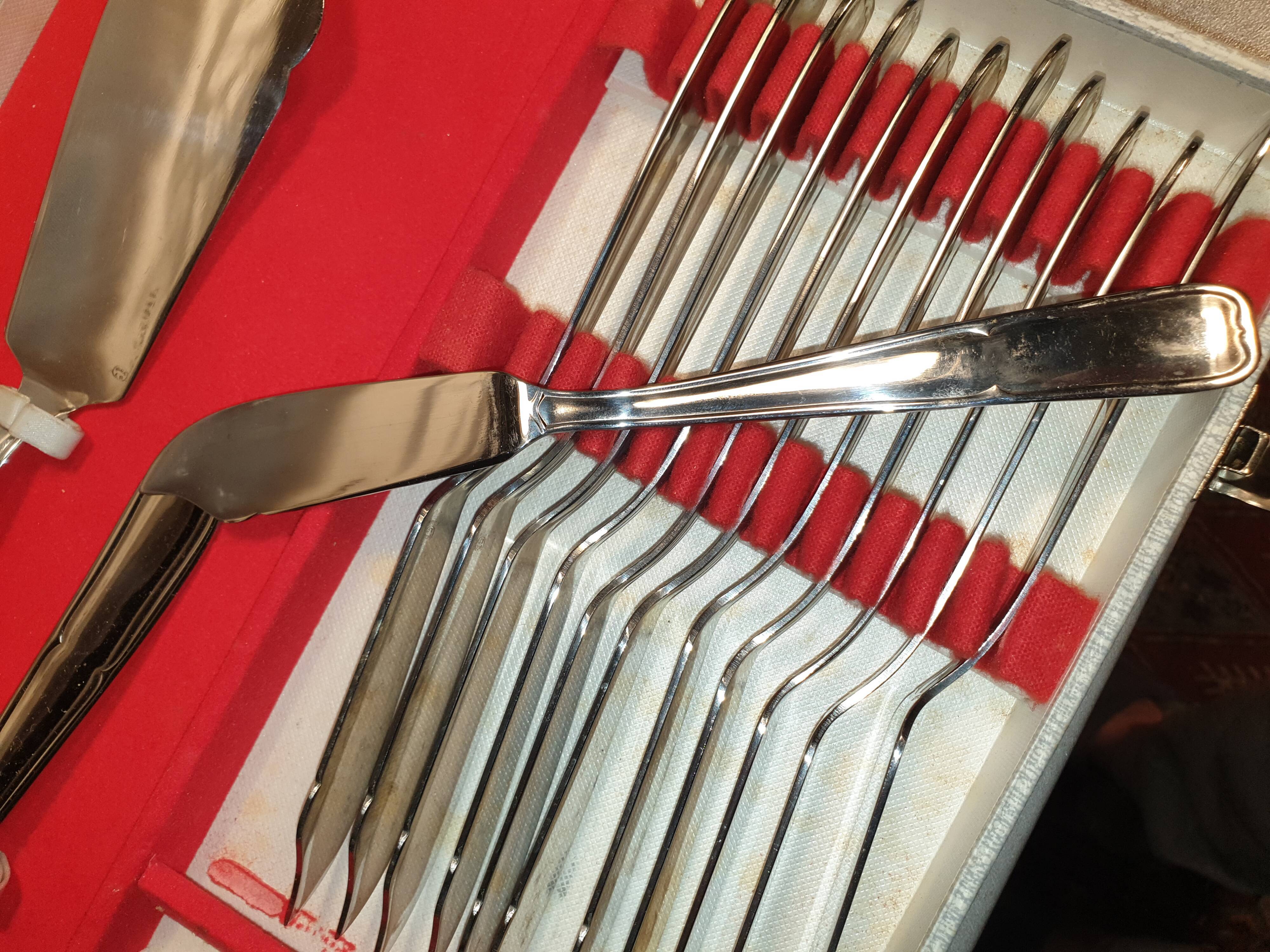 Fish service letang remy Paris