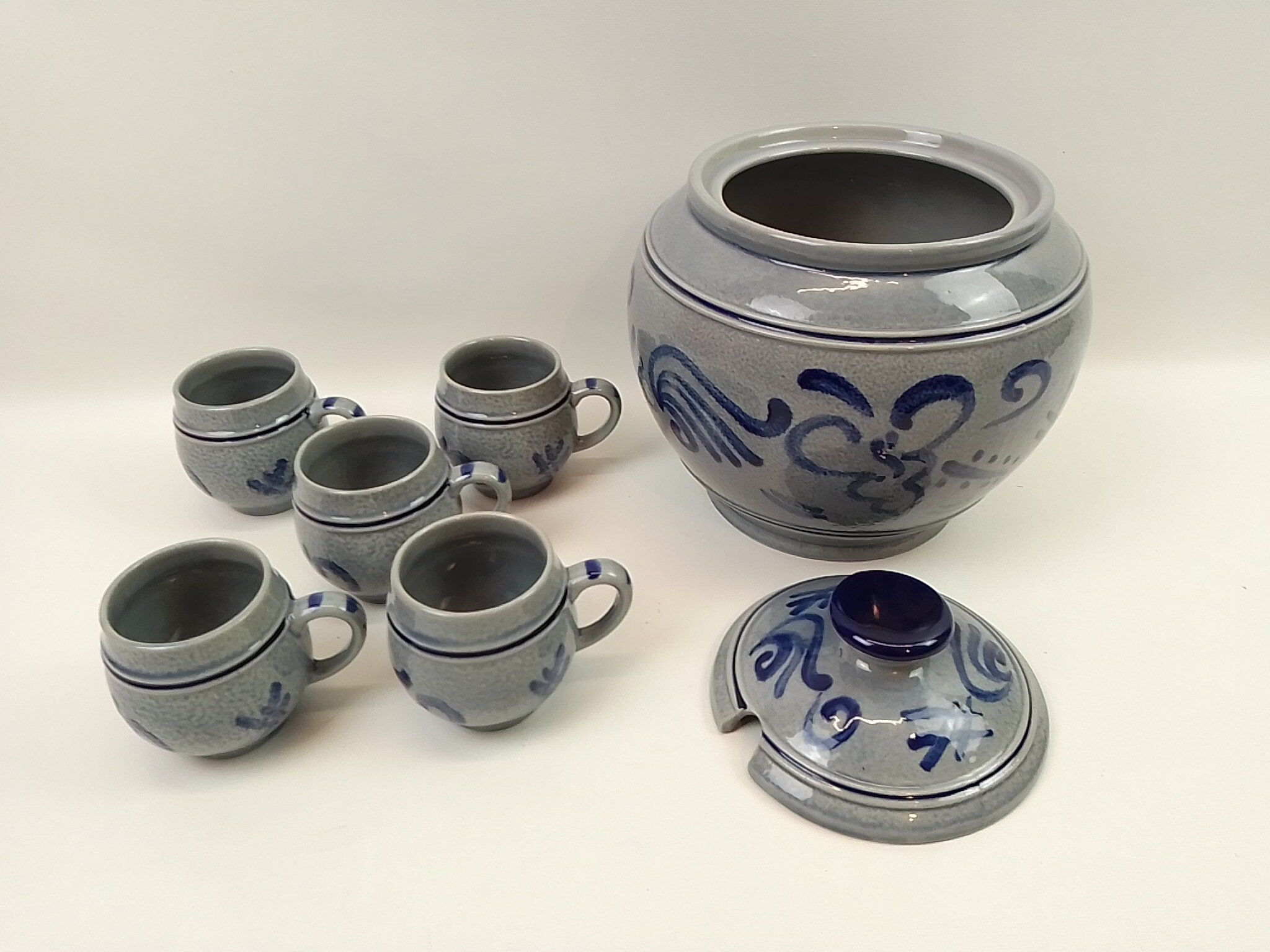 Saladier à punch et 5 tasses en grès bleu