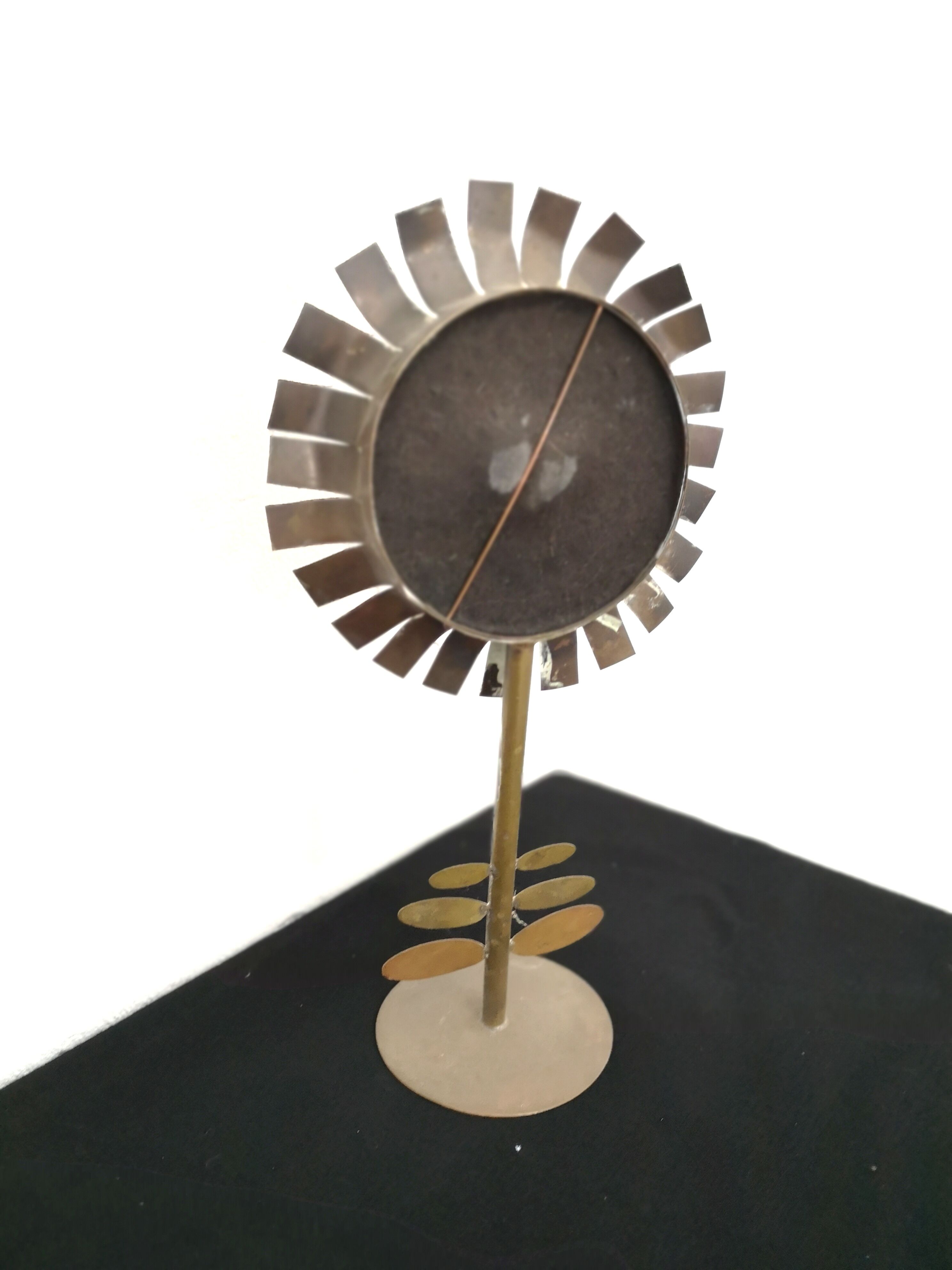 Brass mirror in flower shape, 9.5cm