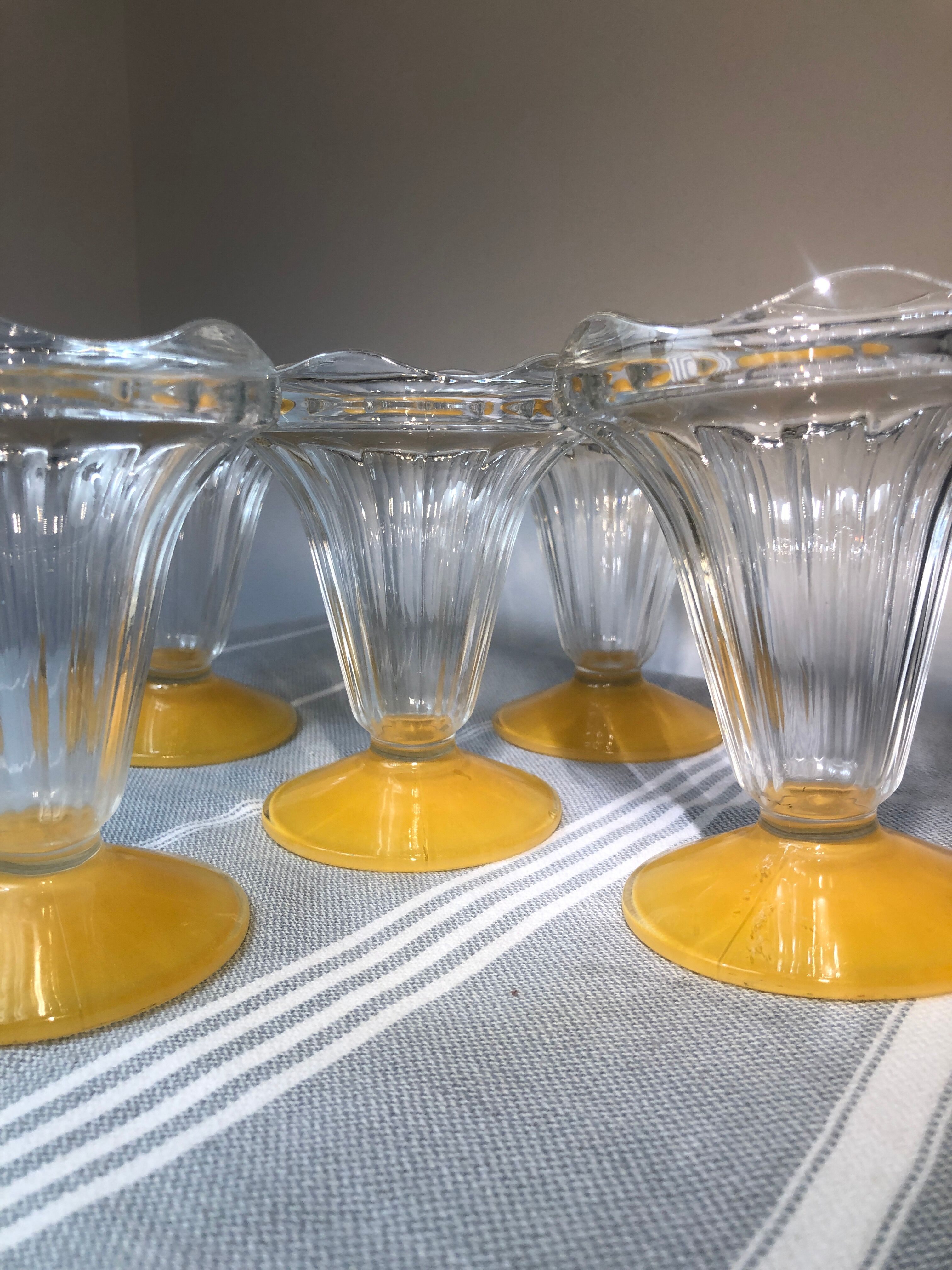 Set of 5 frosted yellow vintage ice cups