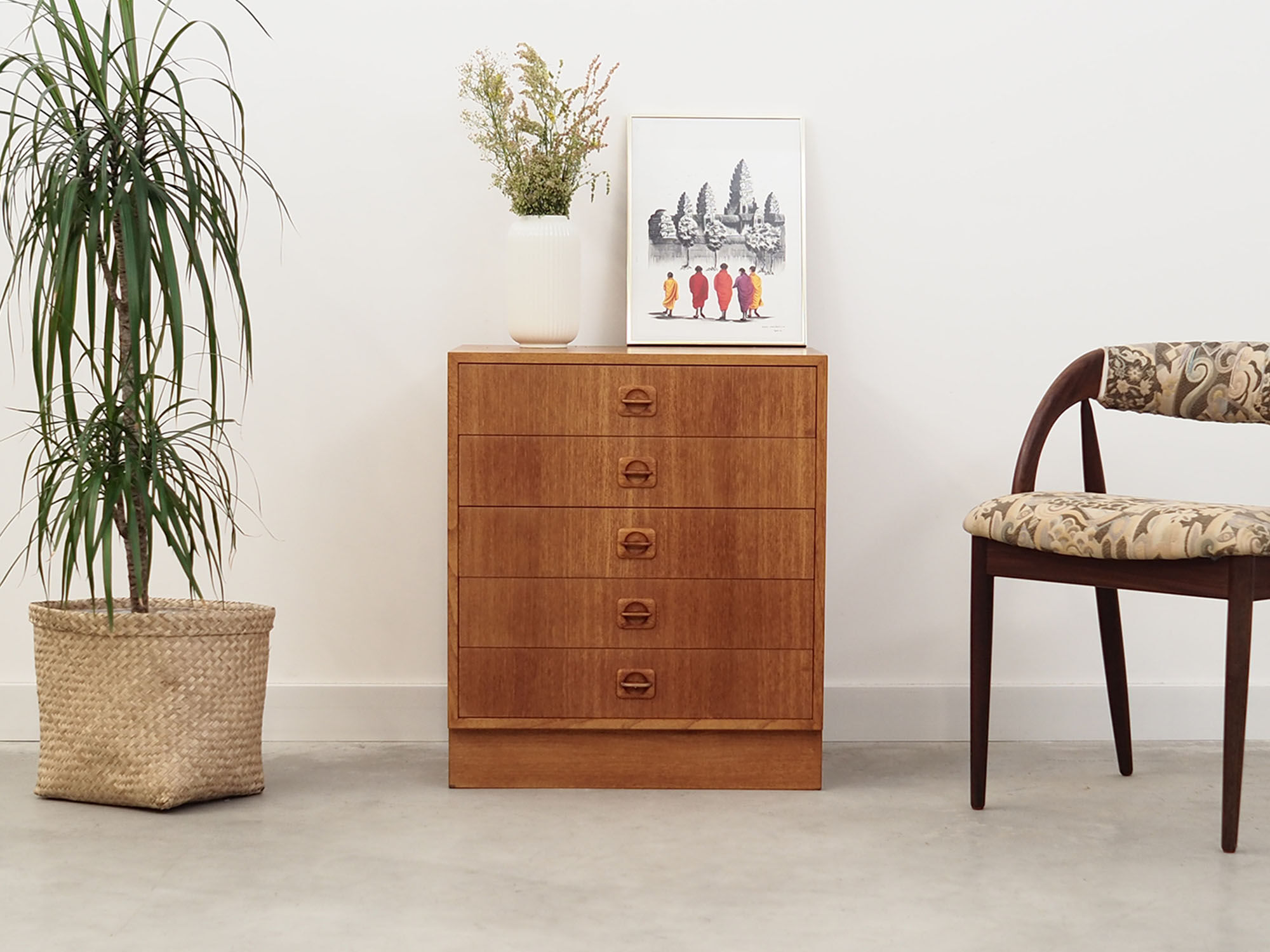 Commode en frêne, design danois, années 70, production: Danemark