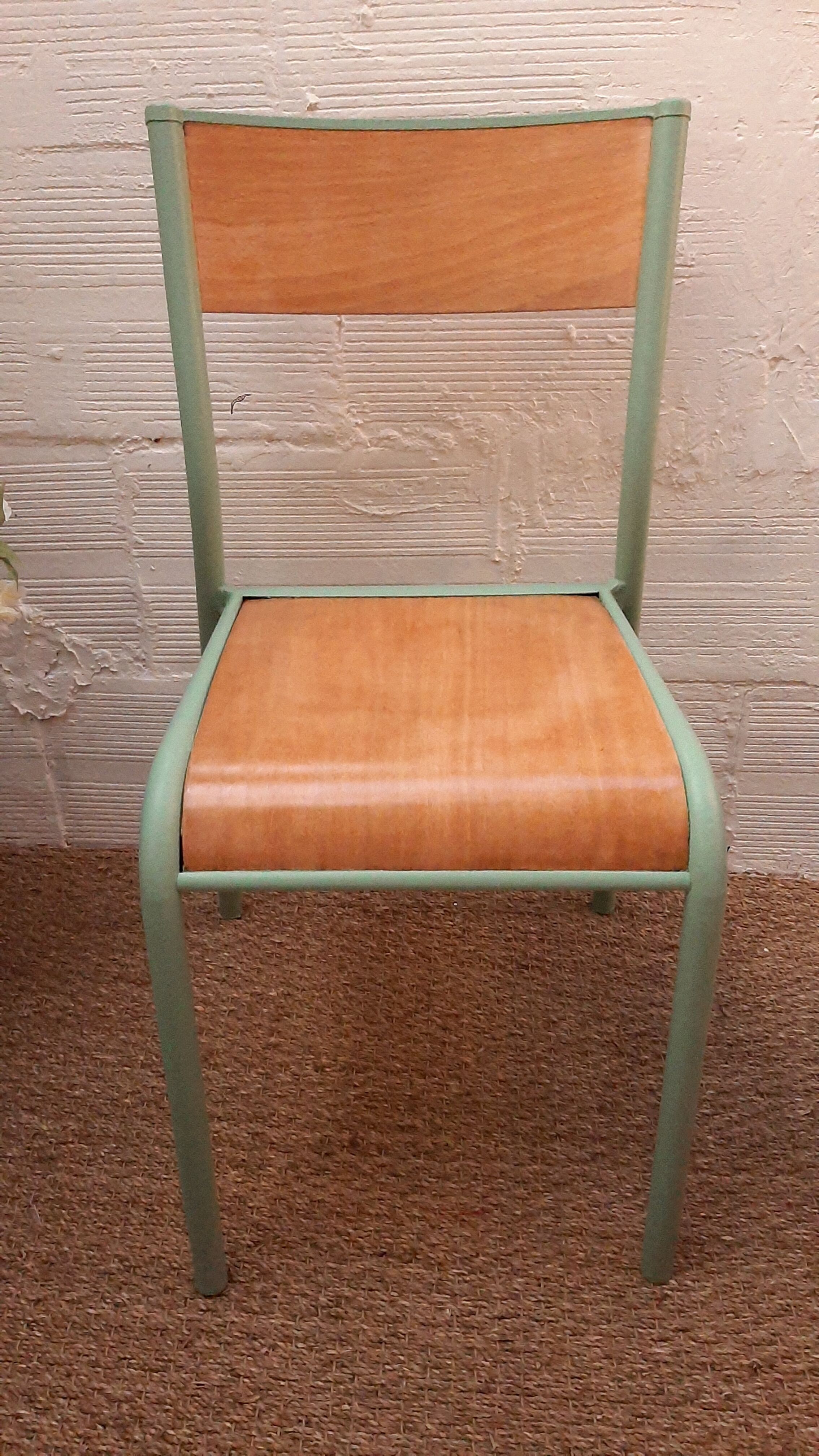 Chaise d'école Mullca restaurée vert mint