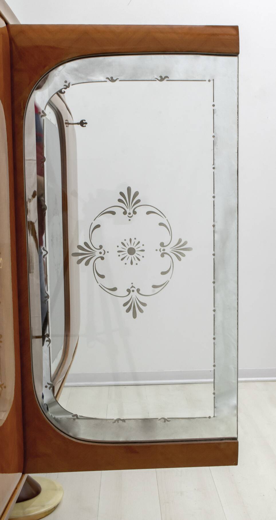 Vittorio Dassi Mid-Century Modern Italian Mahogany Cabinet Bar, 1950s