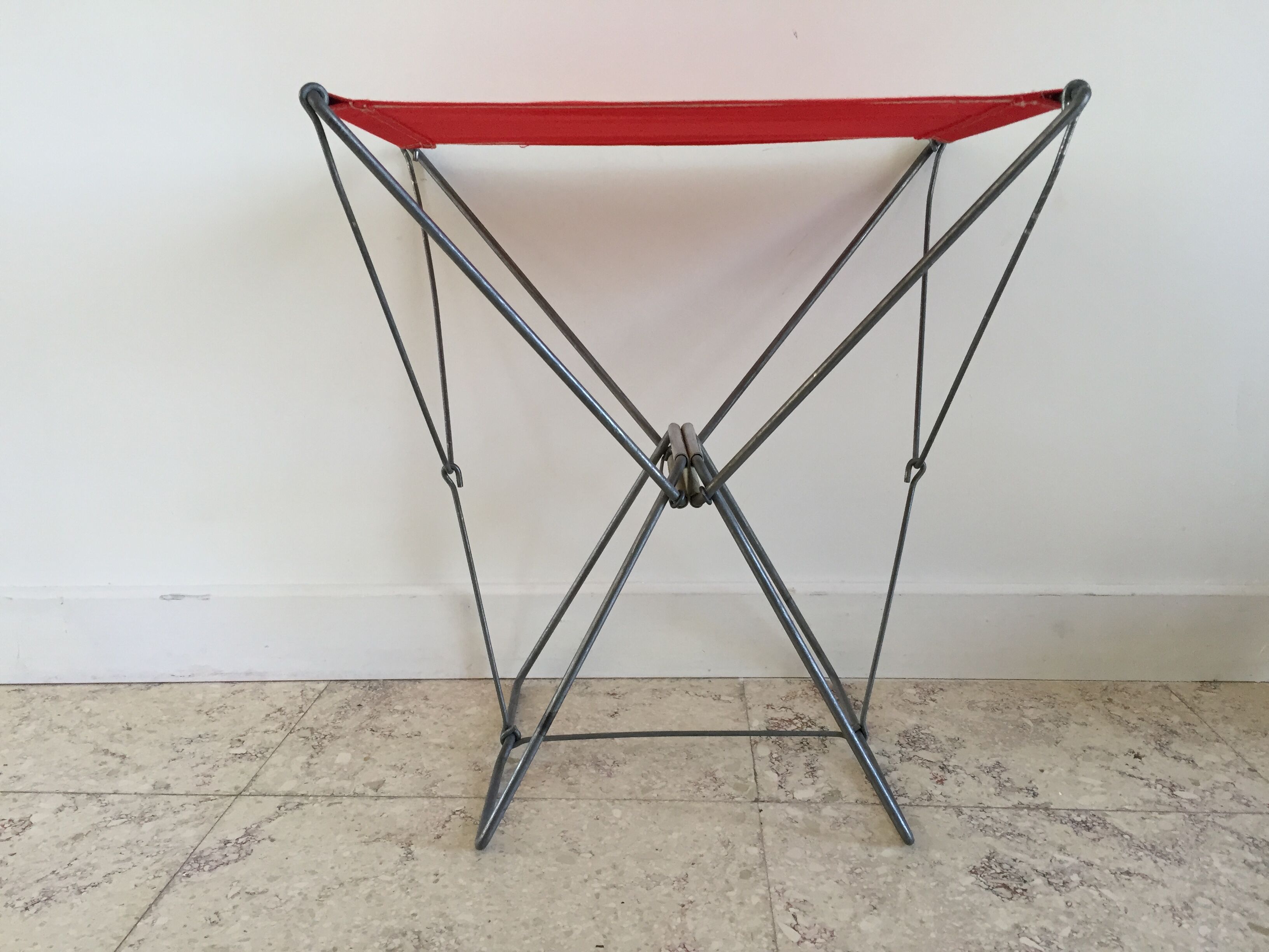 Tabouret nomade pliant de camping rouge
