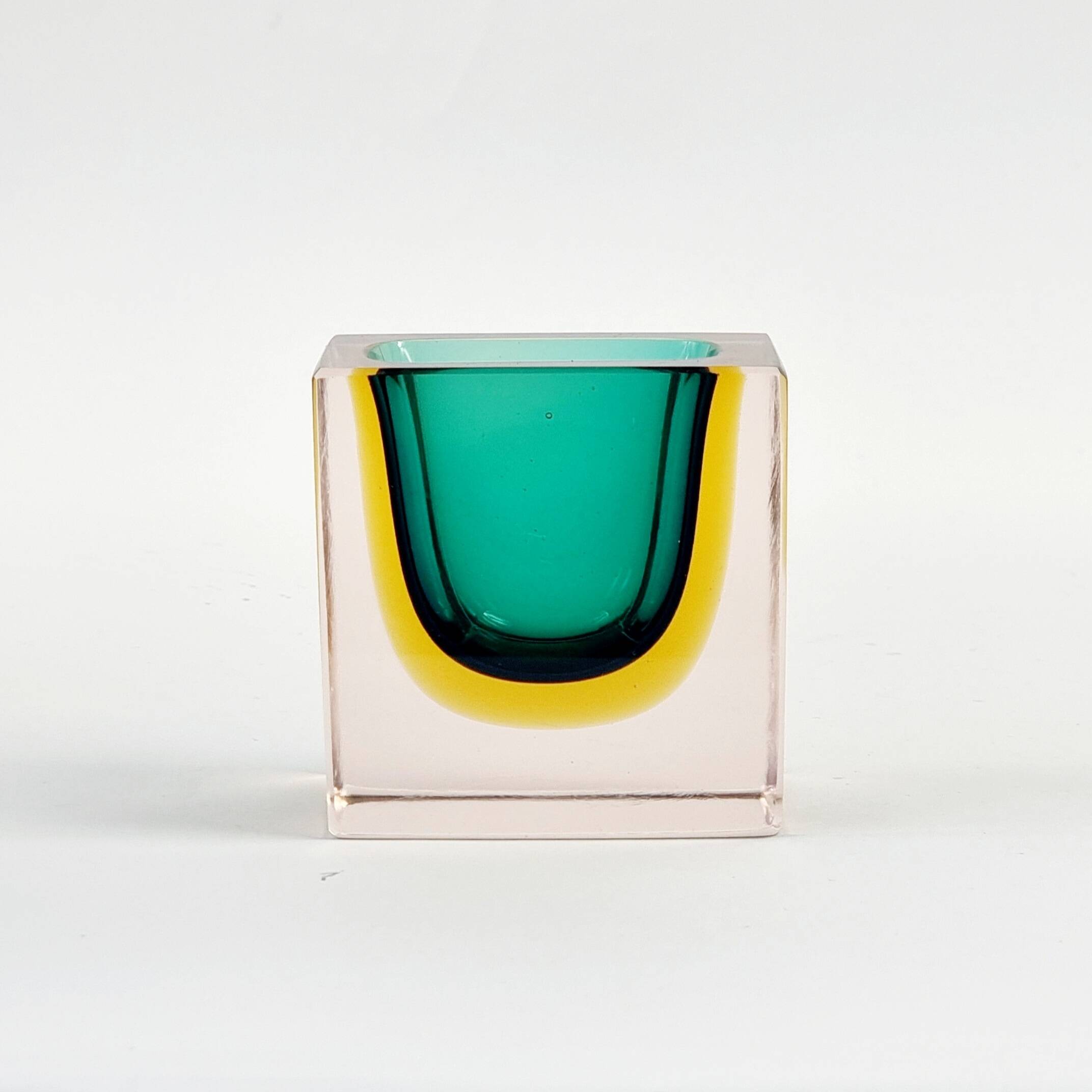 Paire de bols/cendriers en verre de Murano de milieu de siècle par F. Poli pour Seguso, années 1970.