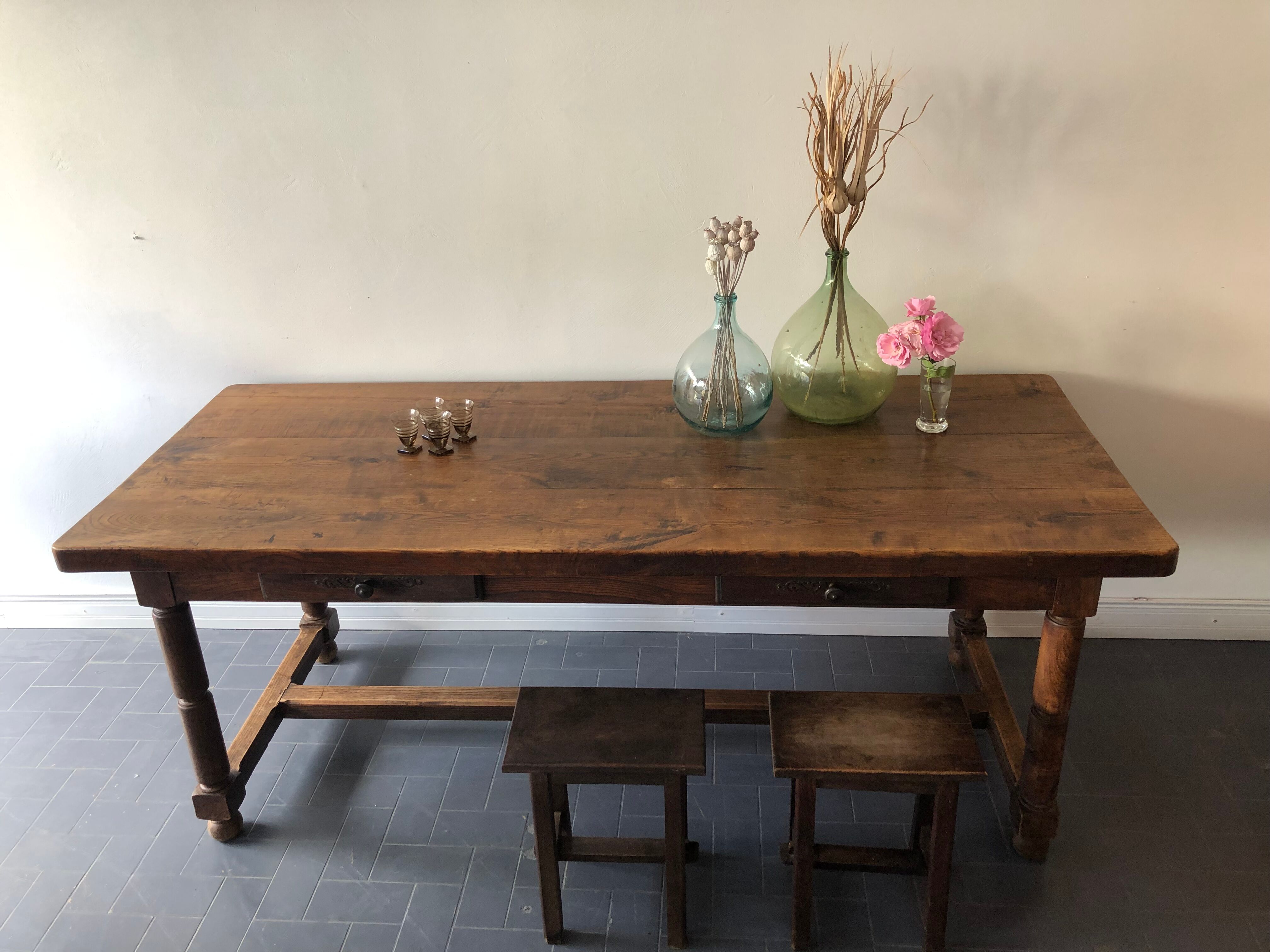 Farm table with stowed