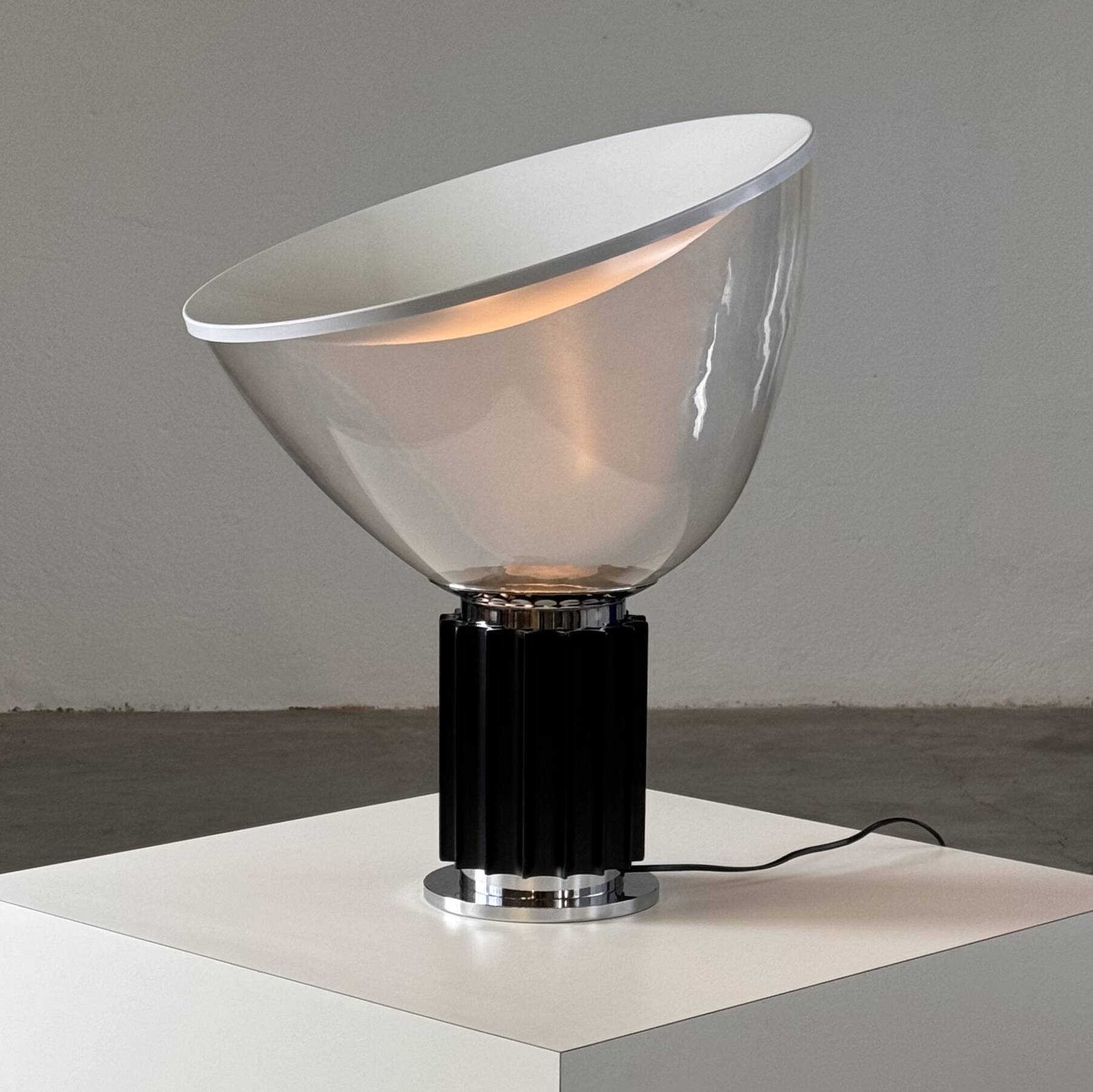 Iconic "Taccia" Table Lamp by Achille & Pier Giacomo Castiglioni for Flos,