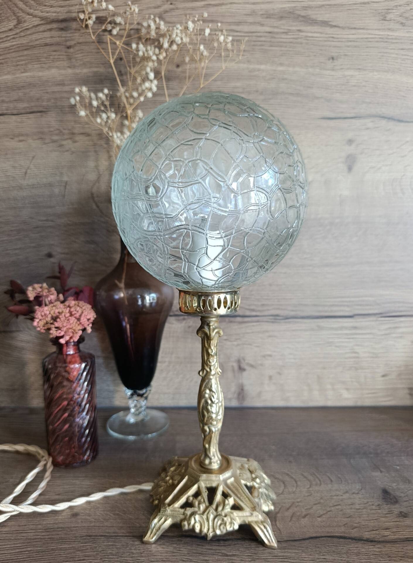 Retro-chic upcycled lamp | bronze and spherical glass