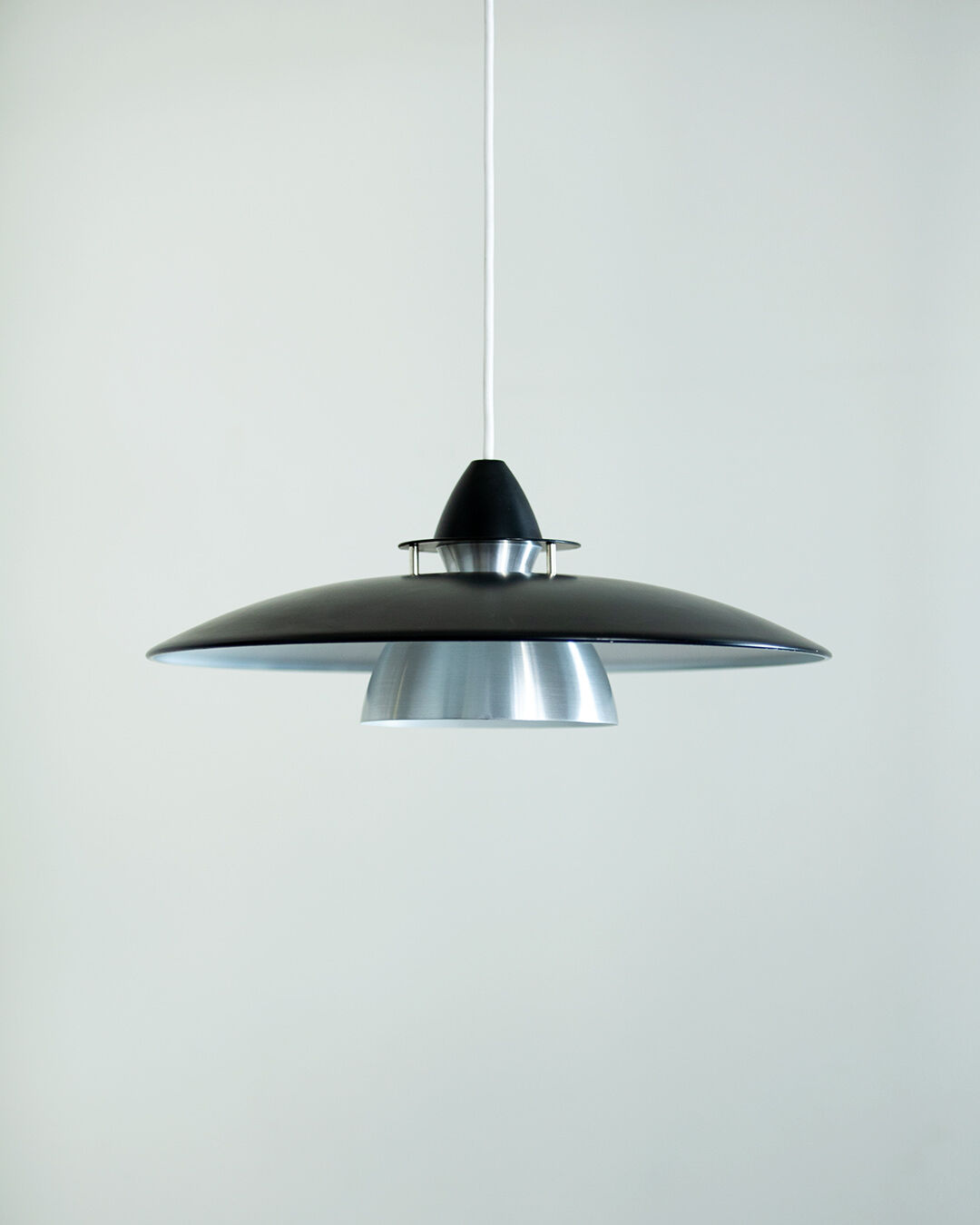 Black scandinavian pendant lamp