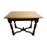 Table Louis XIII, en noyer, modèle suisse