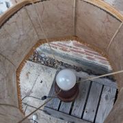 Lampe vintage en bois et abat jour à franges