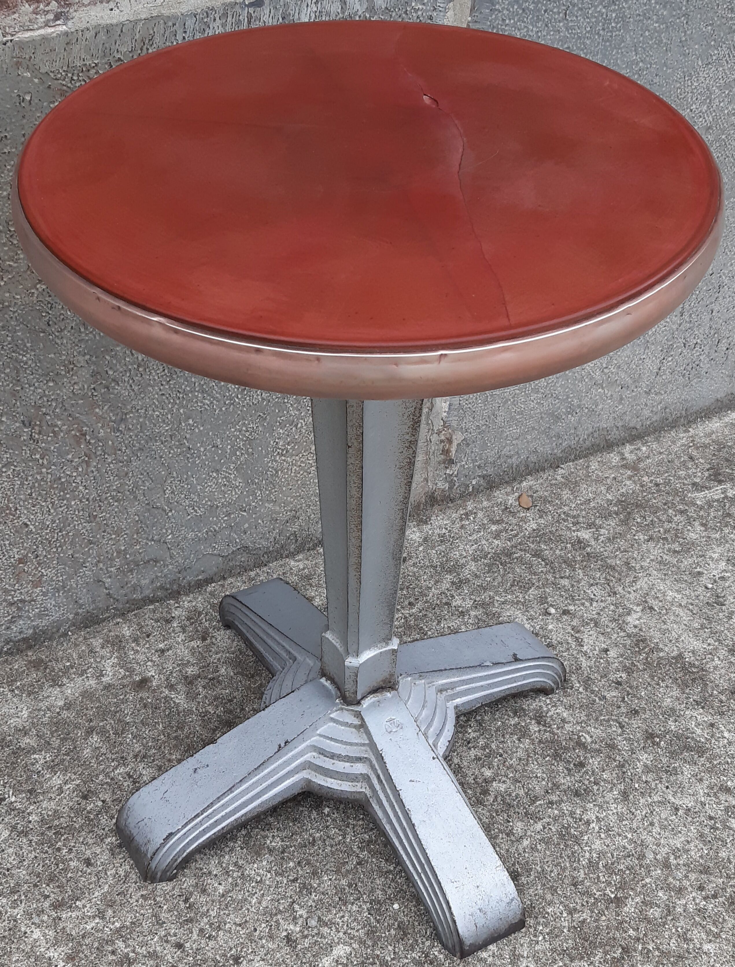 Fischel bistro pedestal table