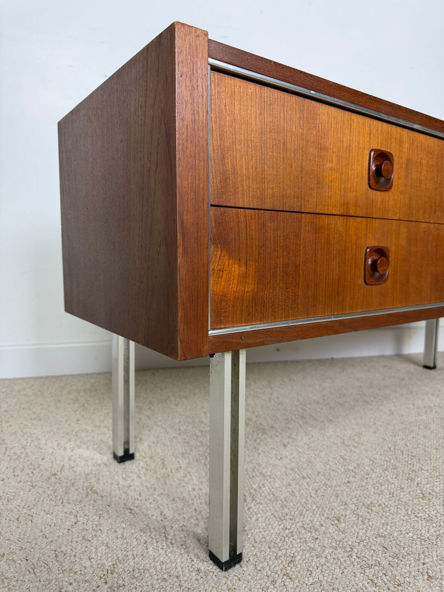 Enfilade basse vintage 4 tiroirs – années 70
