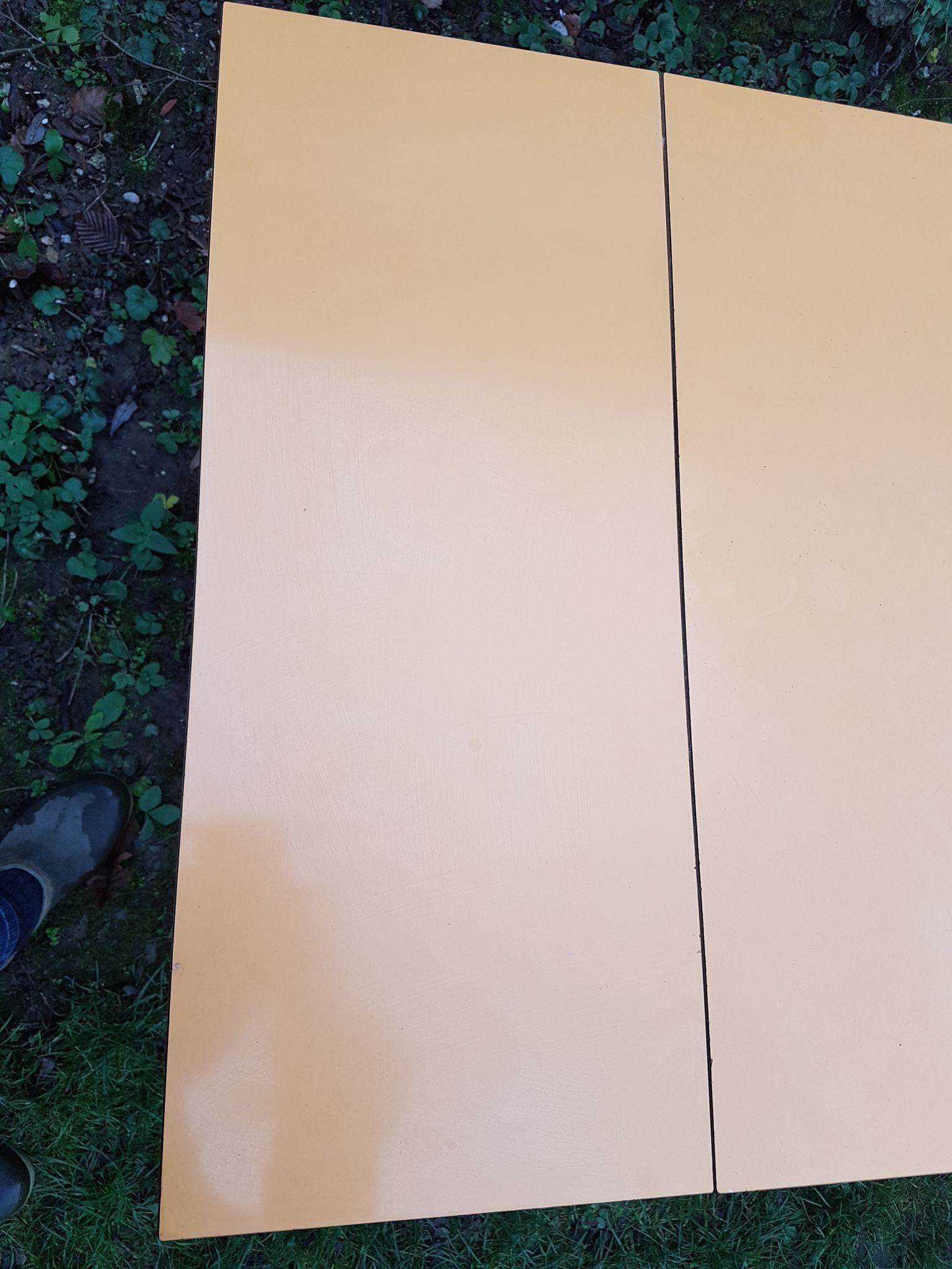 Table orange formica, 2 extensions