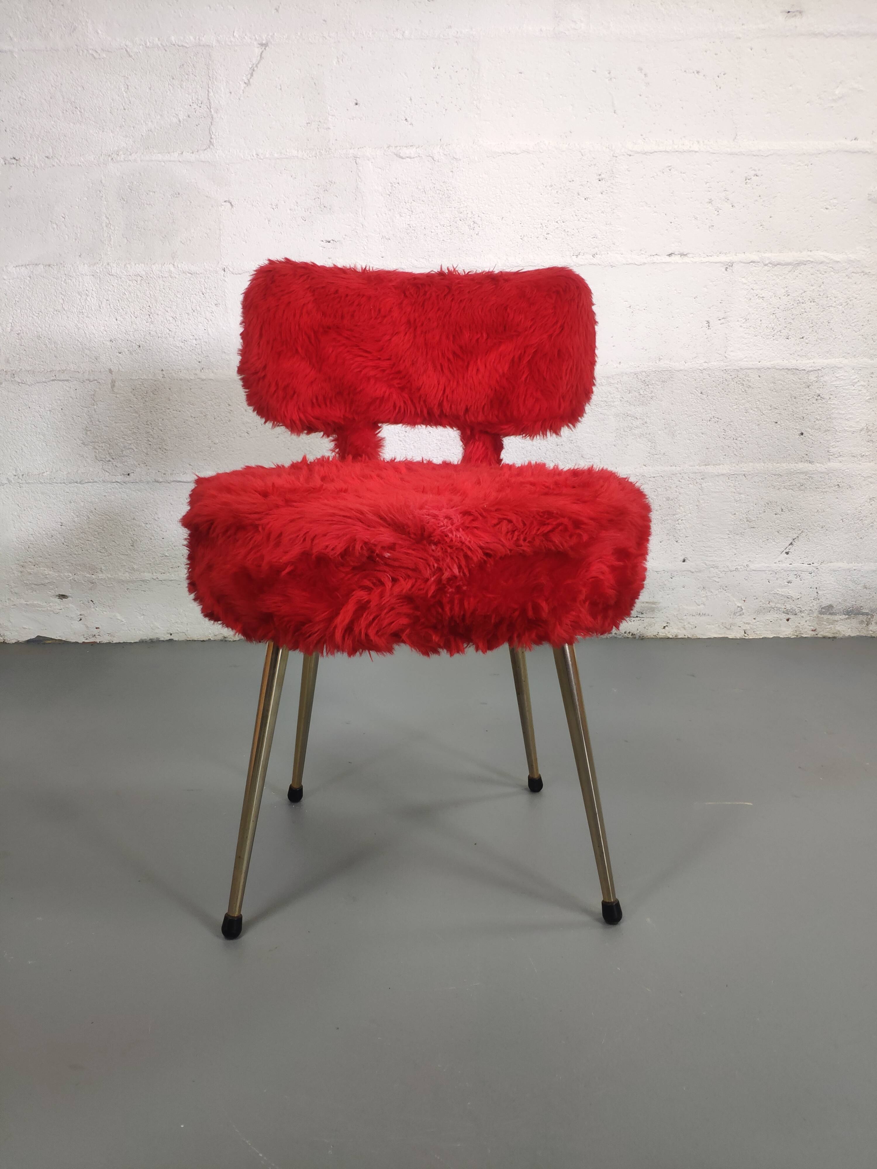 Vintage red moumoute chair golden feet