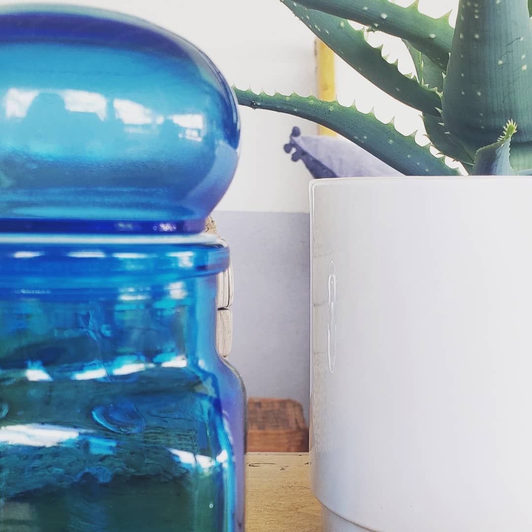 Ariel blue apothecary pot