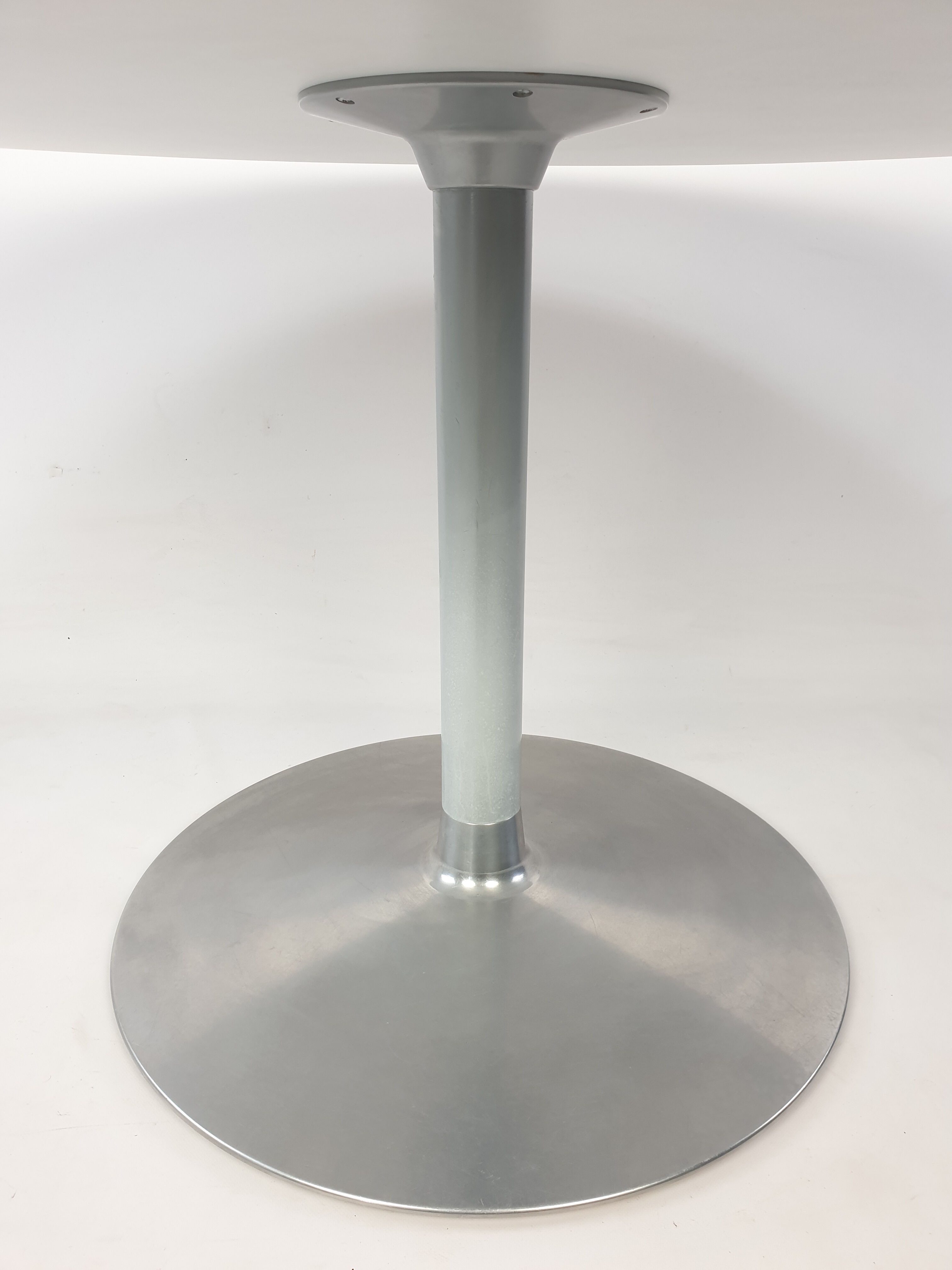 Oval Dining Table by Pierre Paulin for Artifort 1980s