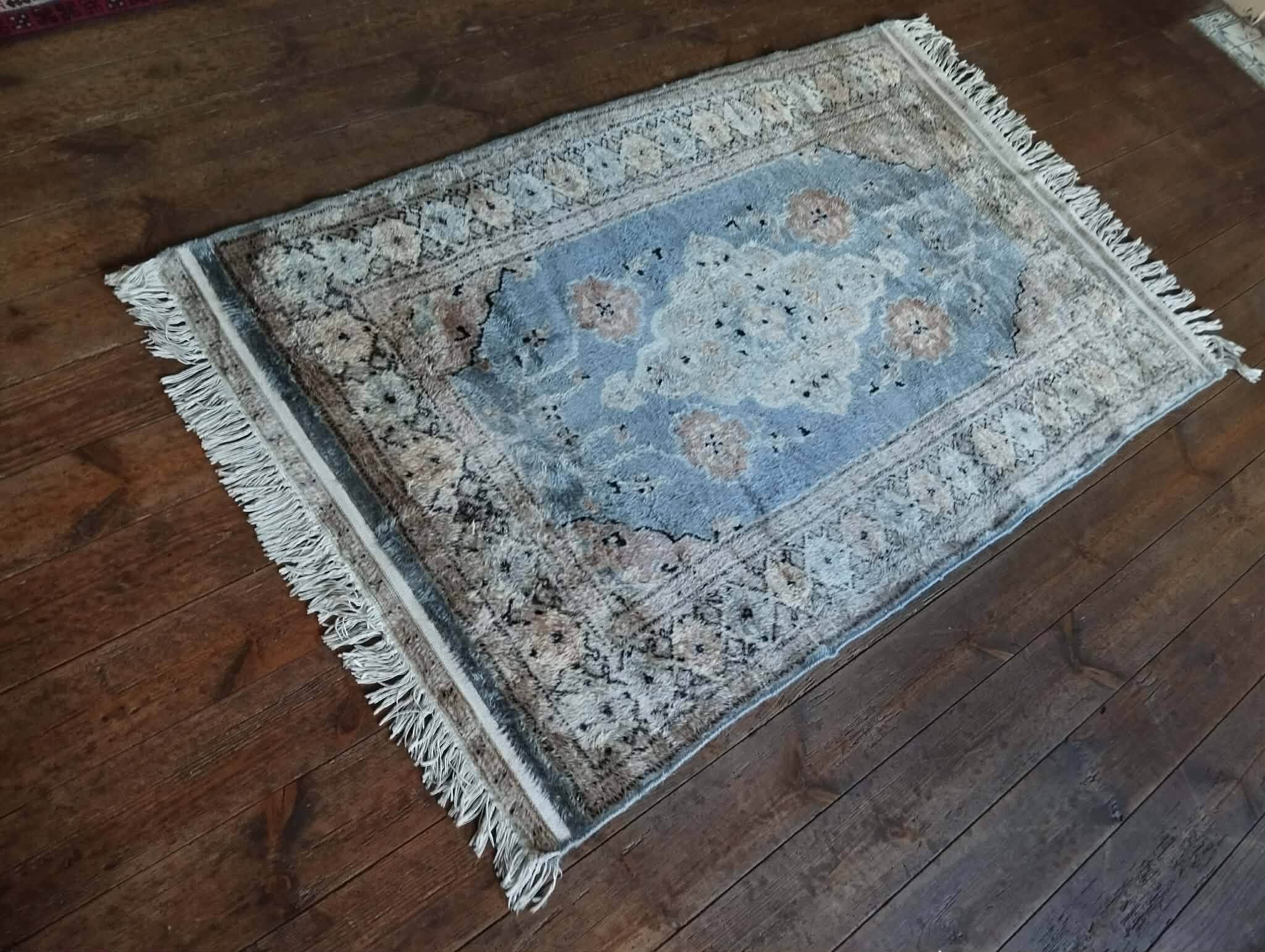 Handmade Pakistani carpet Karachi 142x89cm