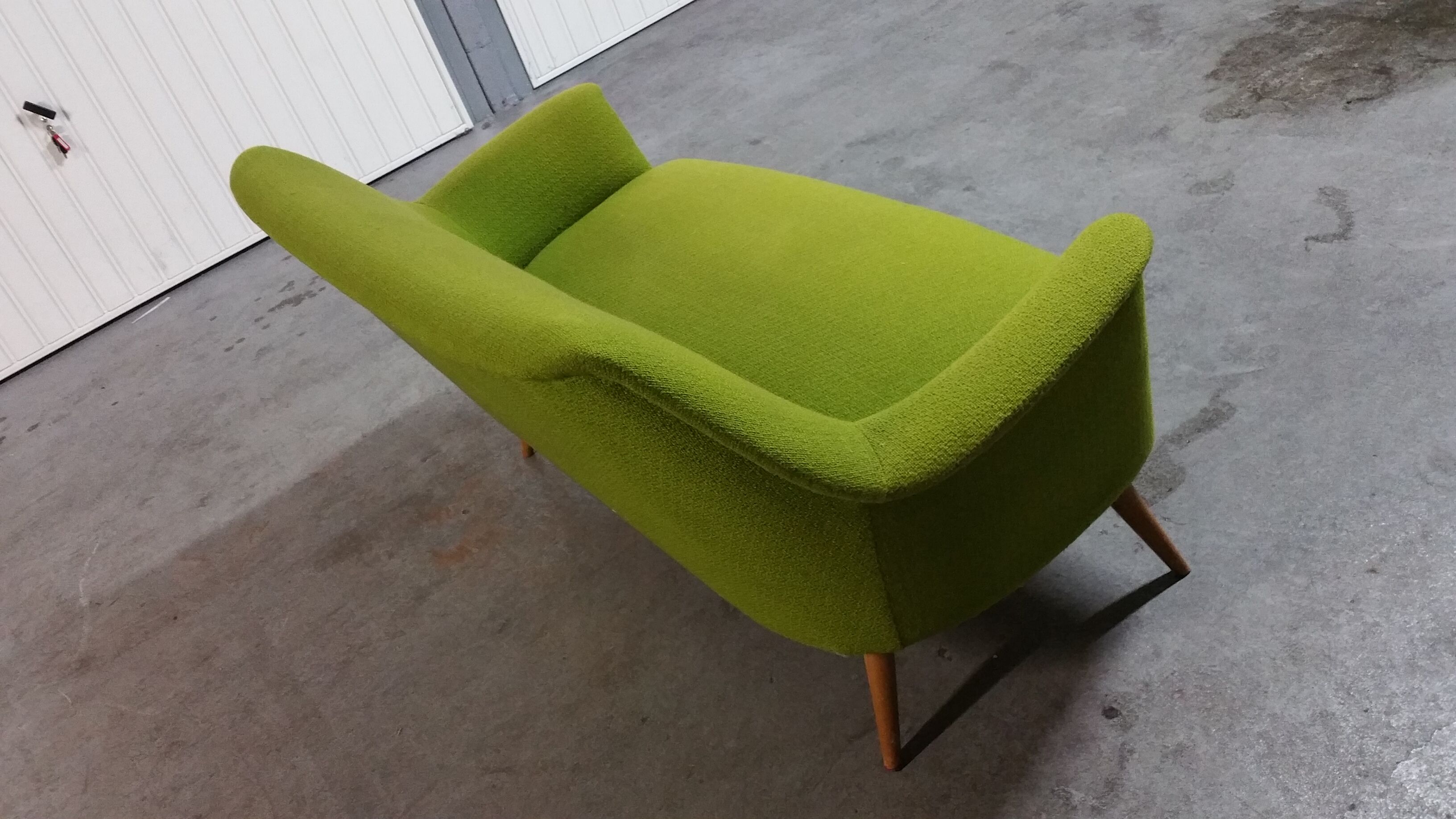 Canapé années 50, 60 vert anis
