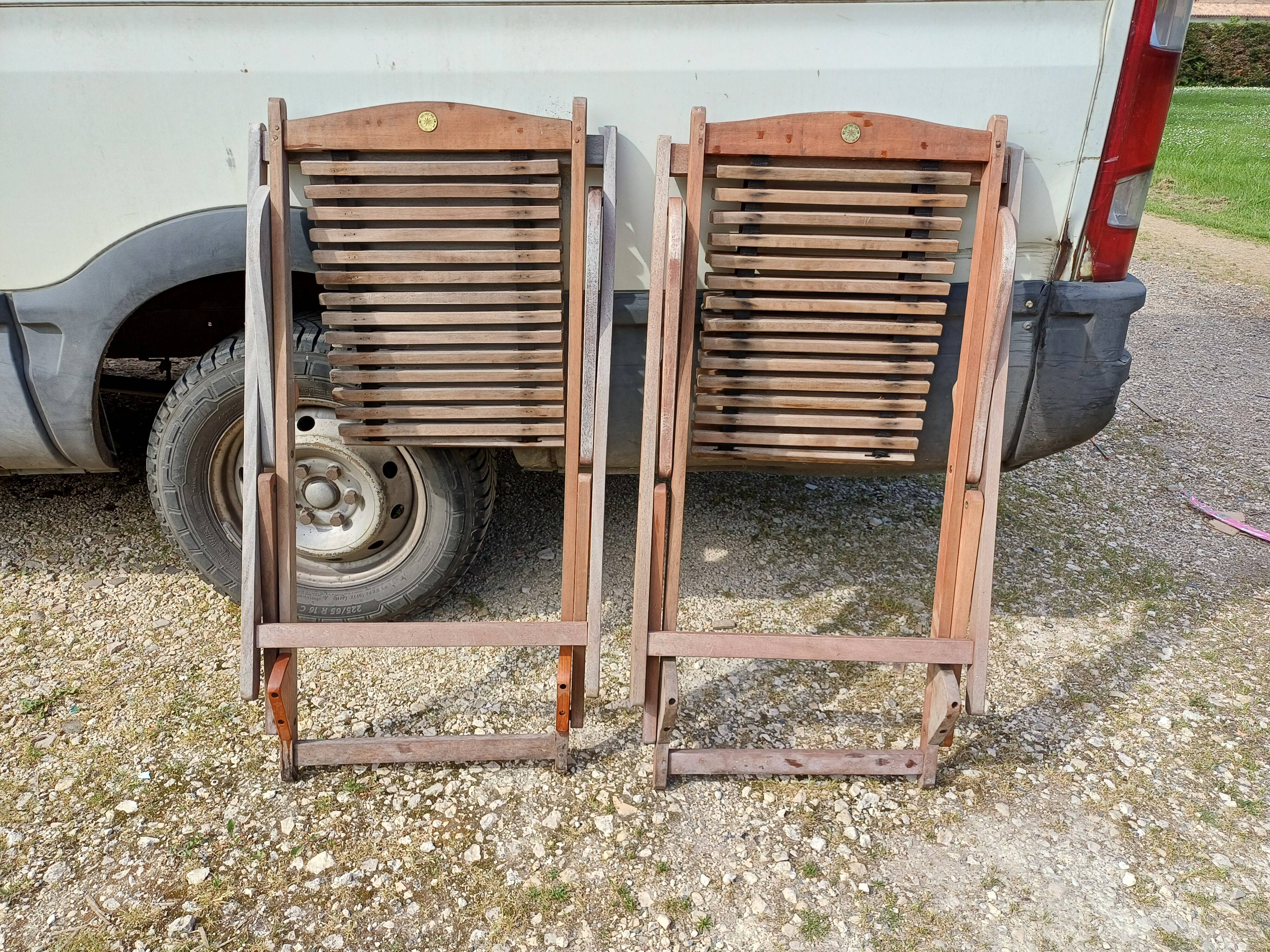Paire de transats de marine en bois exotique "Scan Com"