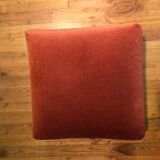 Pink velvet ottoman