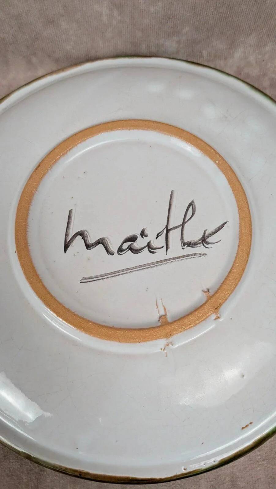 Set of 6 handmade flat plates signed by Maïté – hand-painted designs