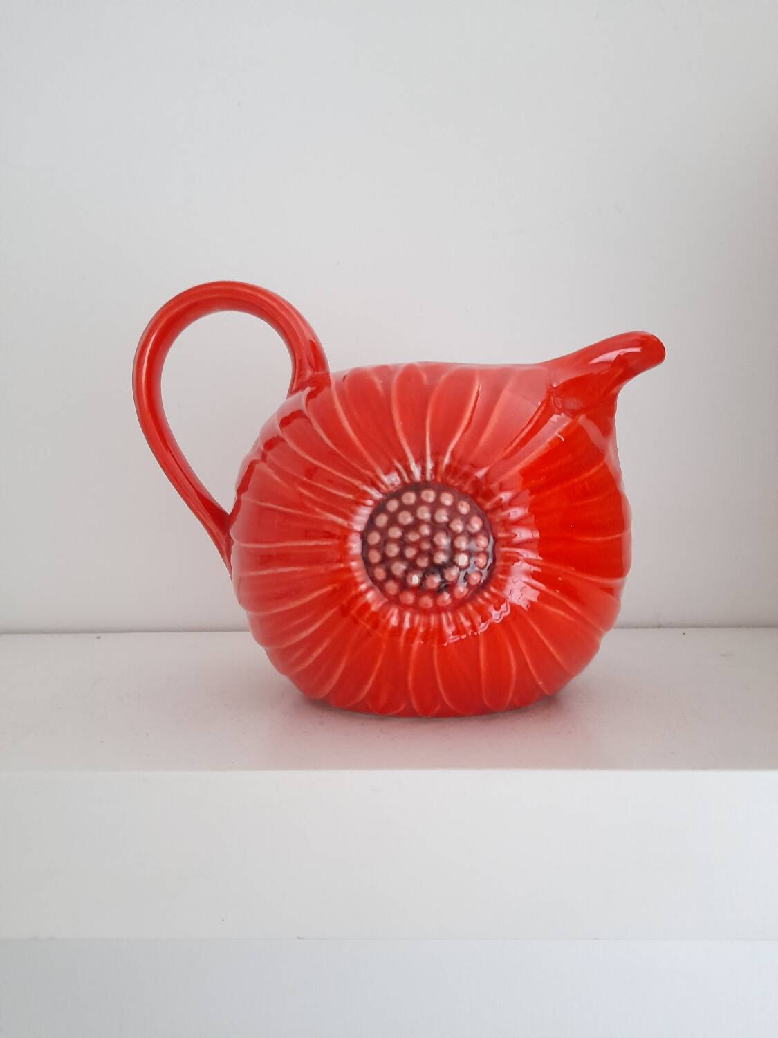 Dahlia flower carafe in slip