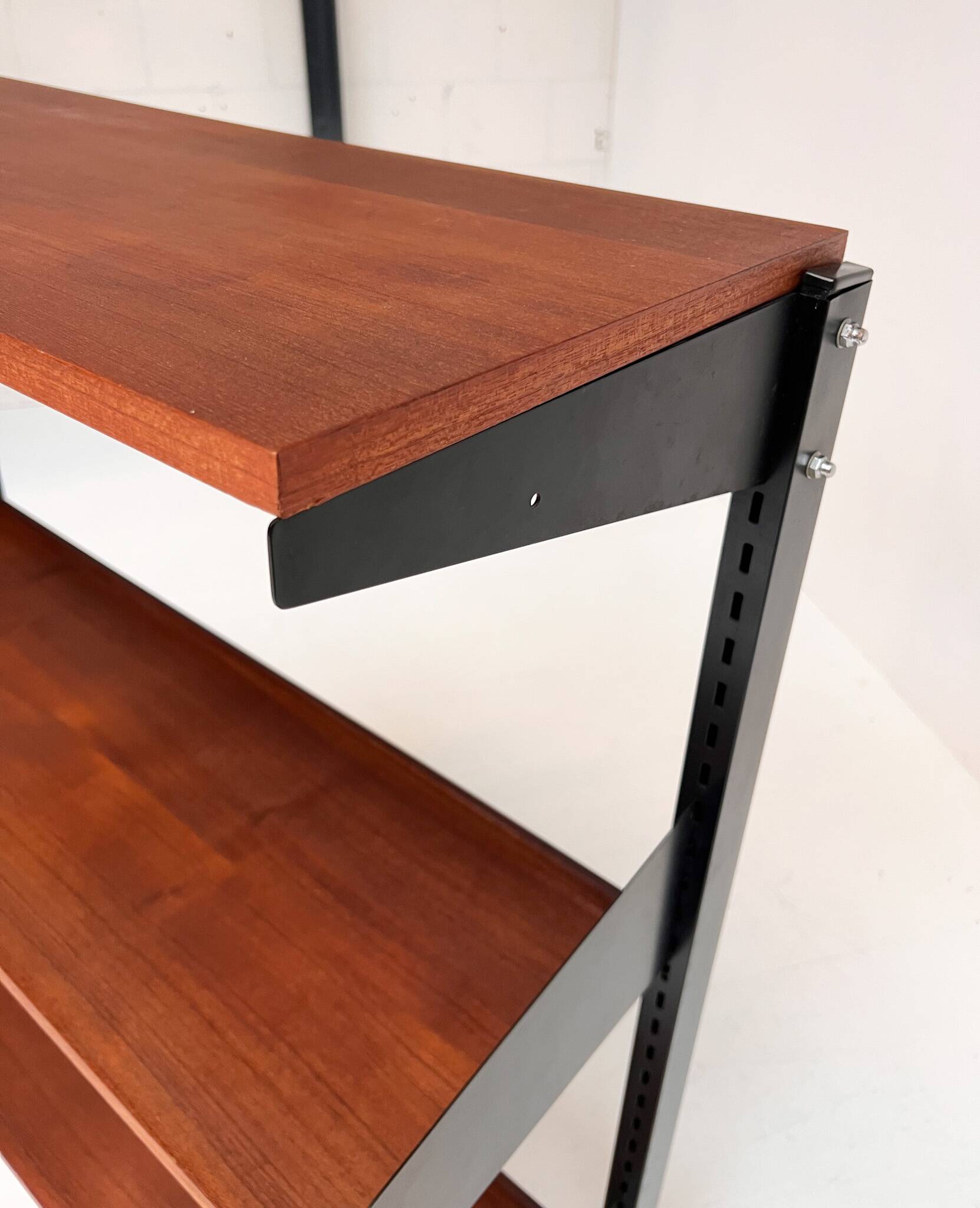 Freestanding and adjustable vintage wall unit, 1960s