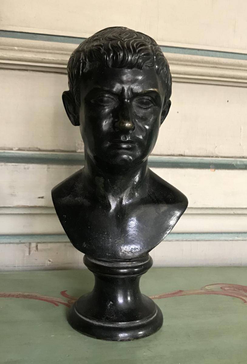 Buste masculin en bronze dans le goût de l’antique