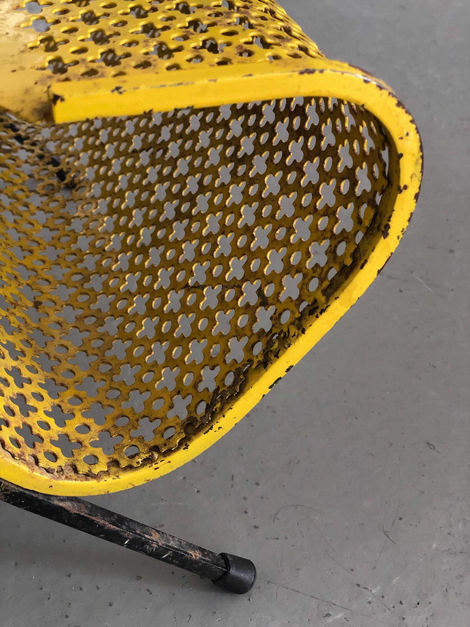 Magazine holders mathieu matego