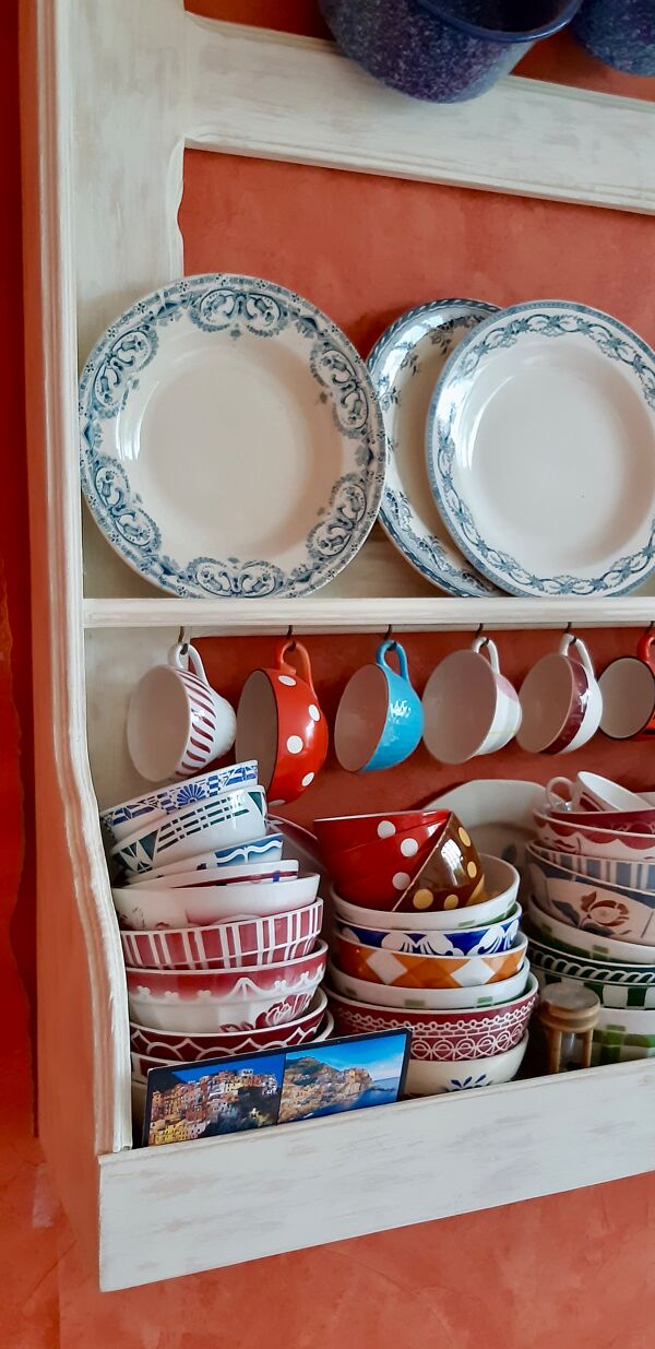 étagère / vaisselier mural en bois effet sablé ancien début XXème