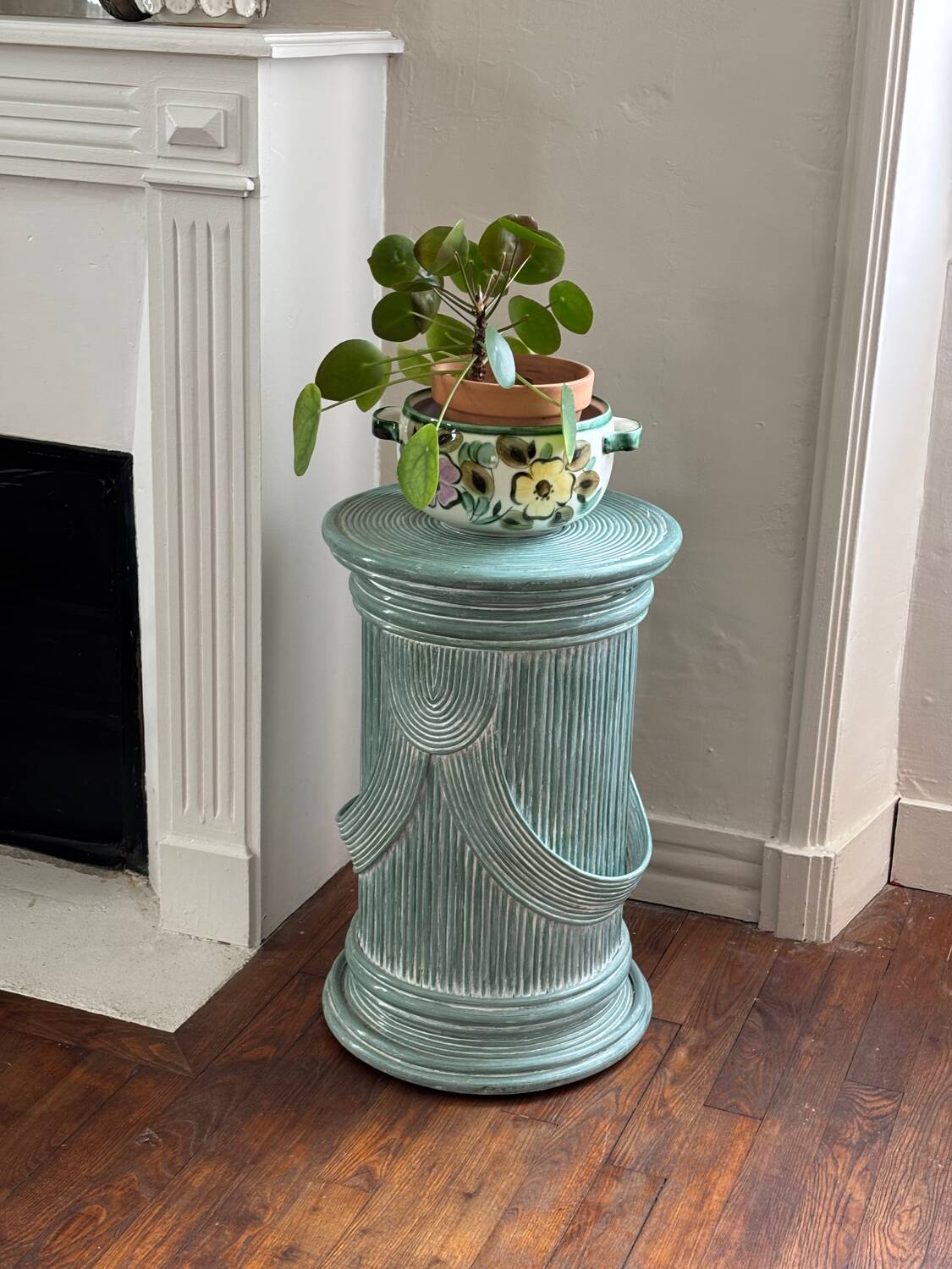 Vintage rattan column