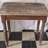 Table with turned legs